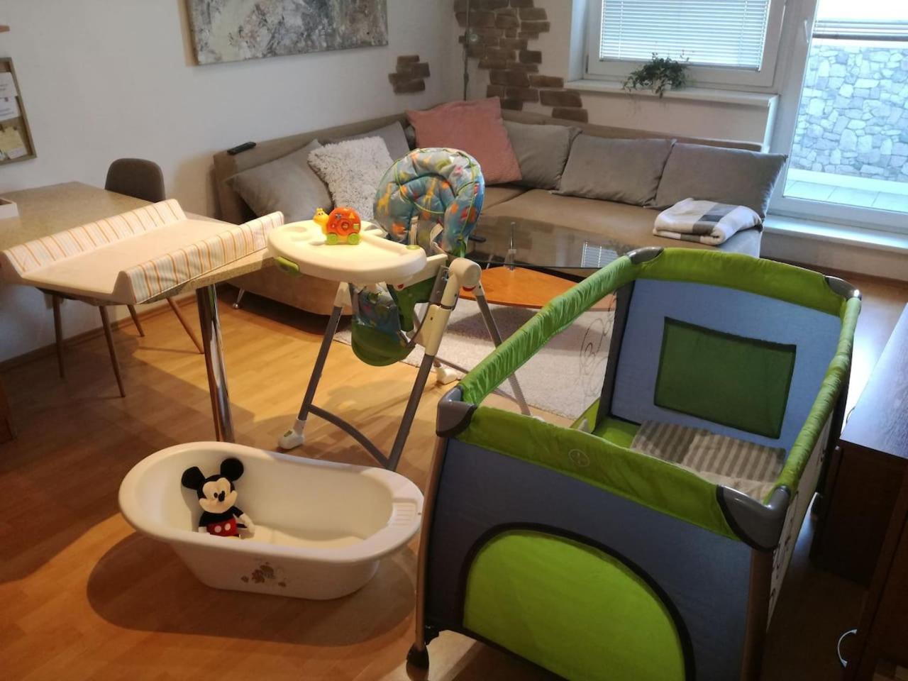 Cozy apartment btw centre and airport - Private host - No invoice view 3