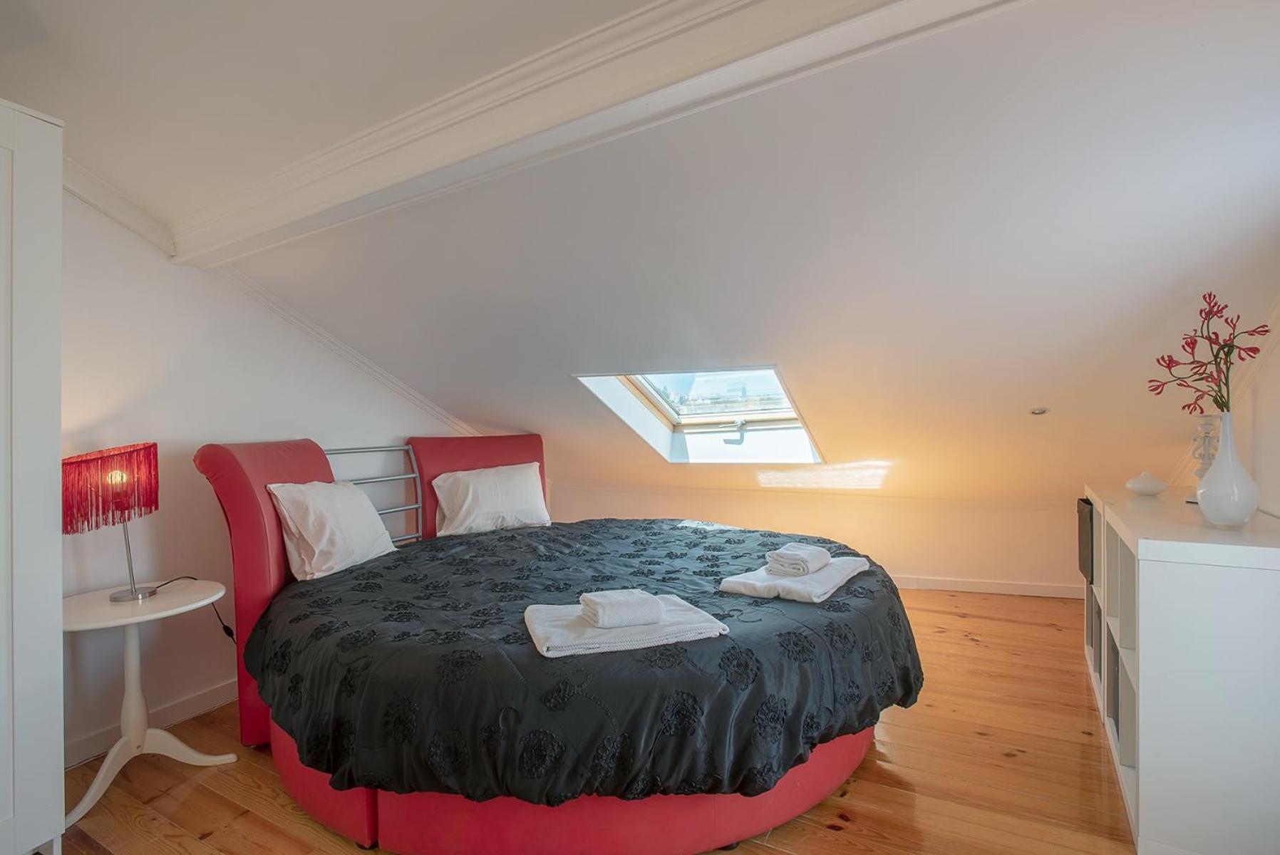 MyPlaceLisbon - Mouraria Duplex view 4