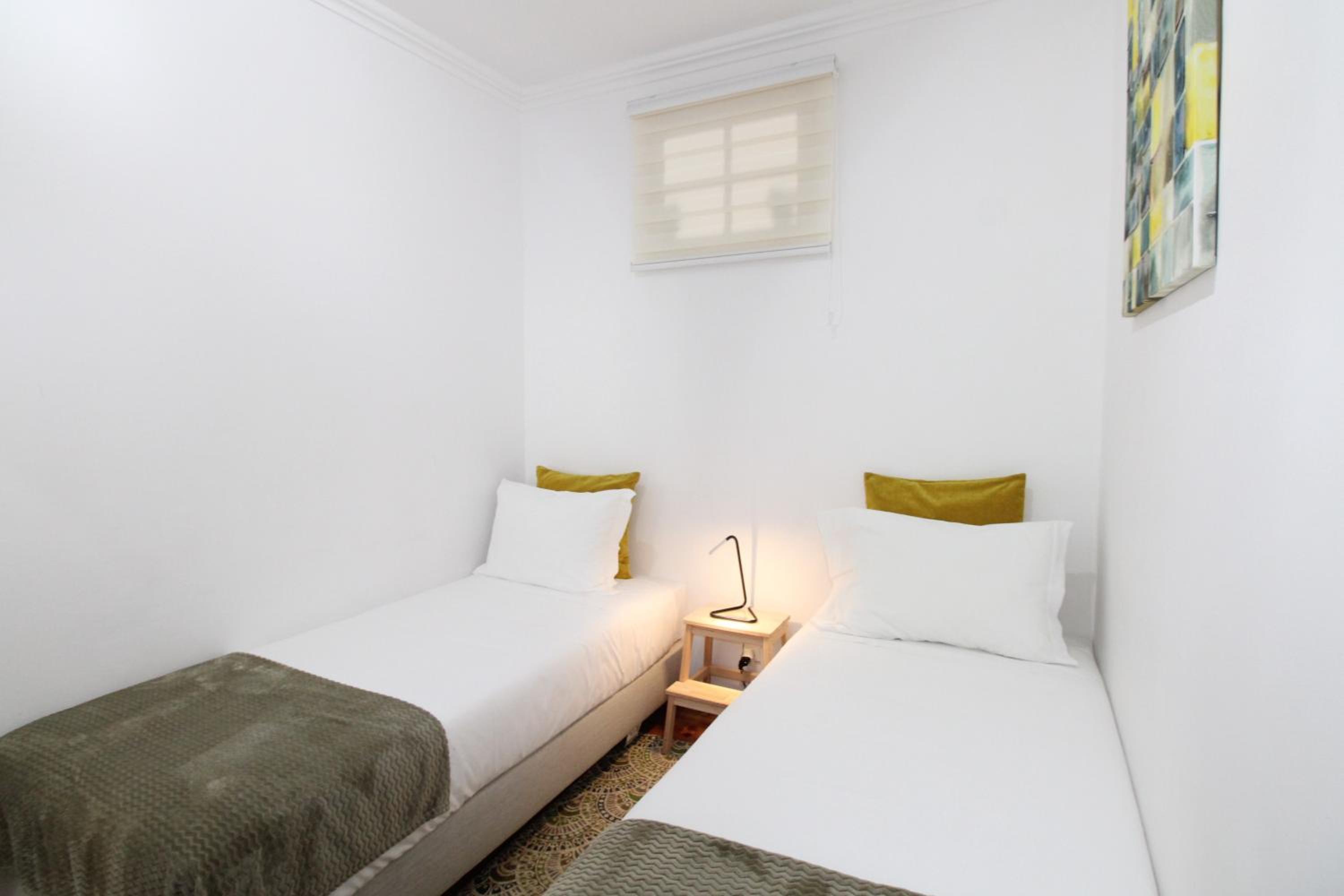 Sete Rios, Near Zoo Lisboa/ free Wifi