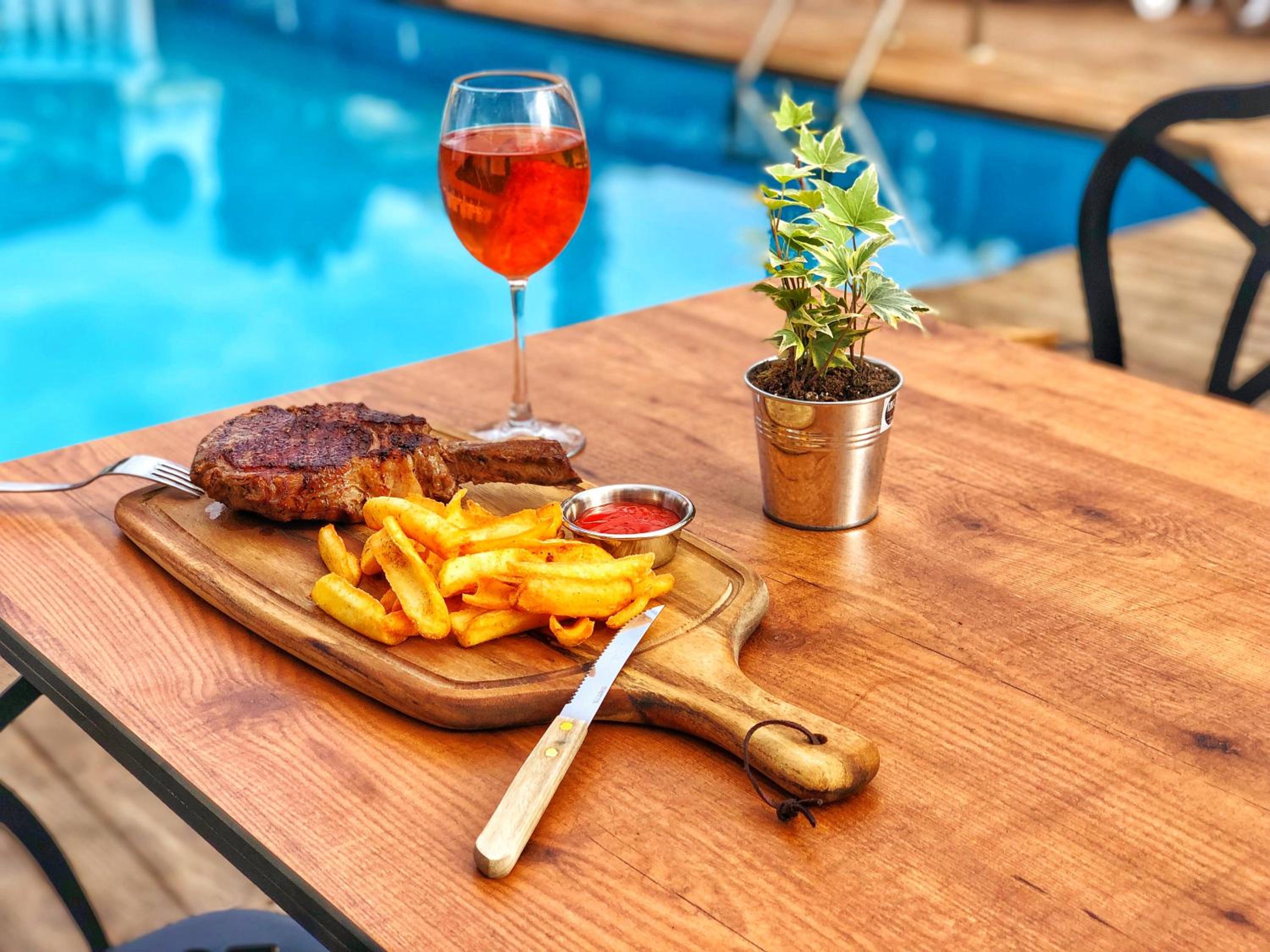 HMA Hotel & Suites - Image 31