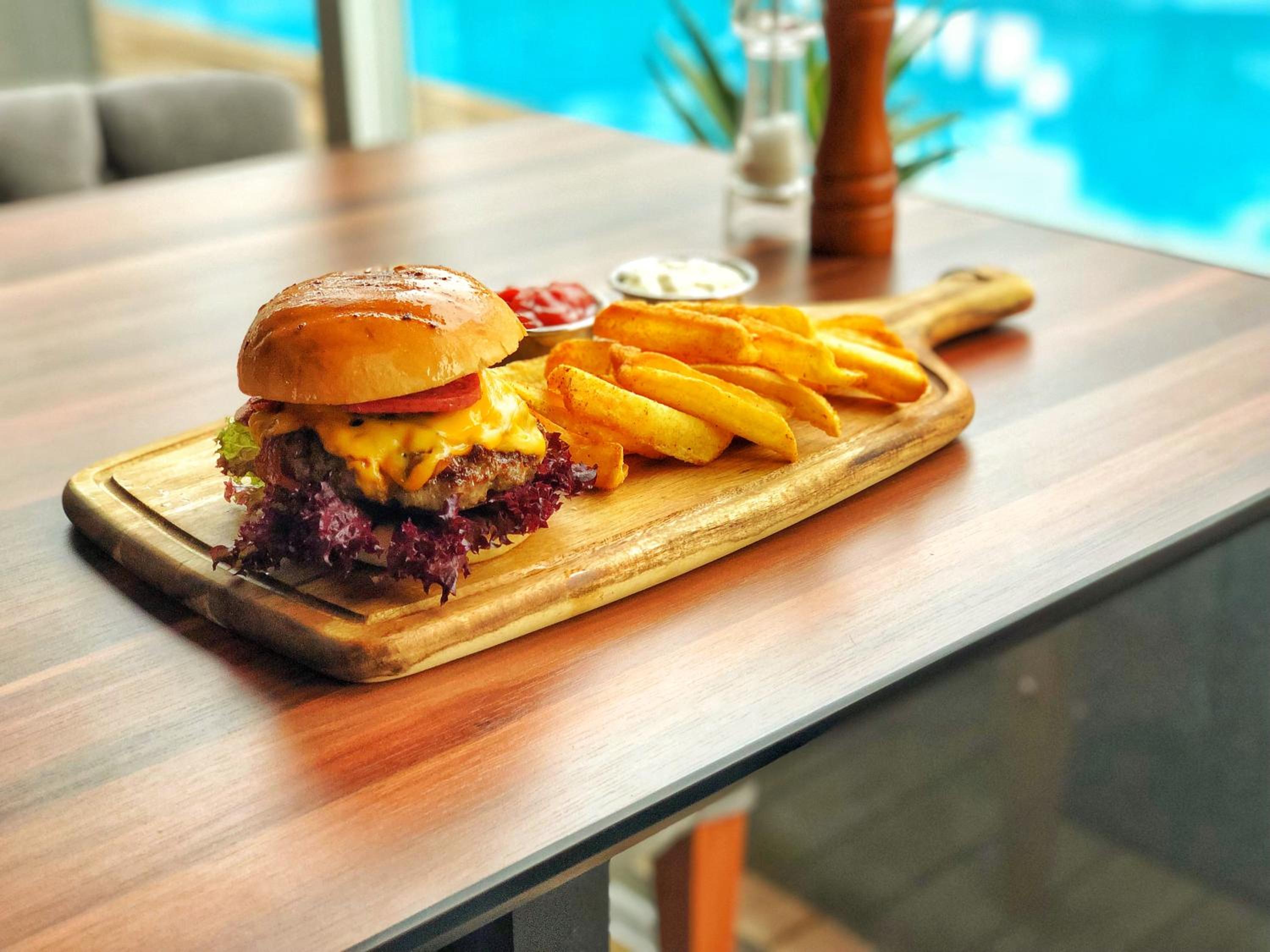 HMA Hotel & Suites - Image 8