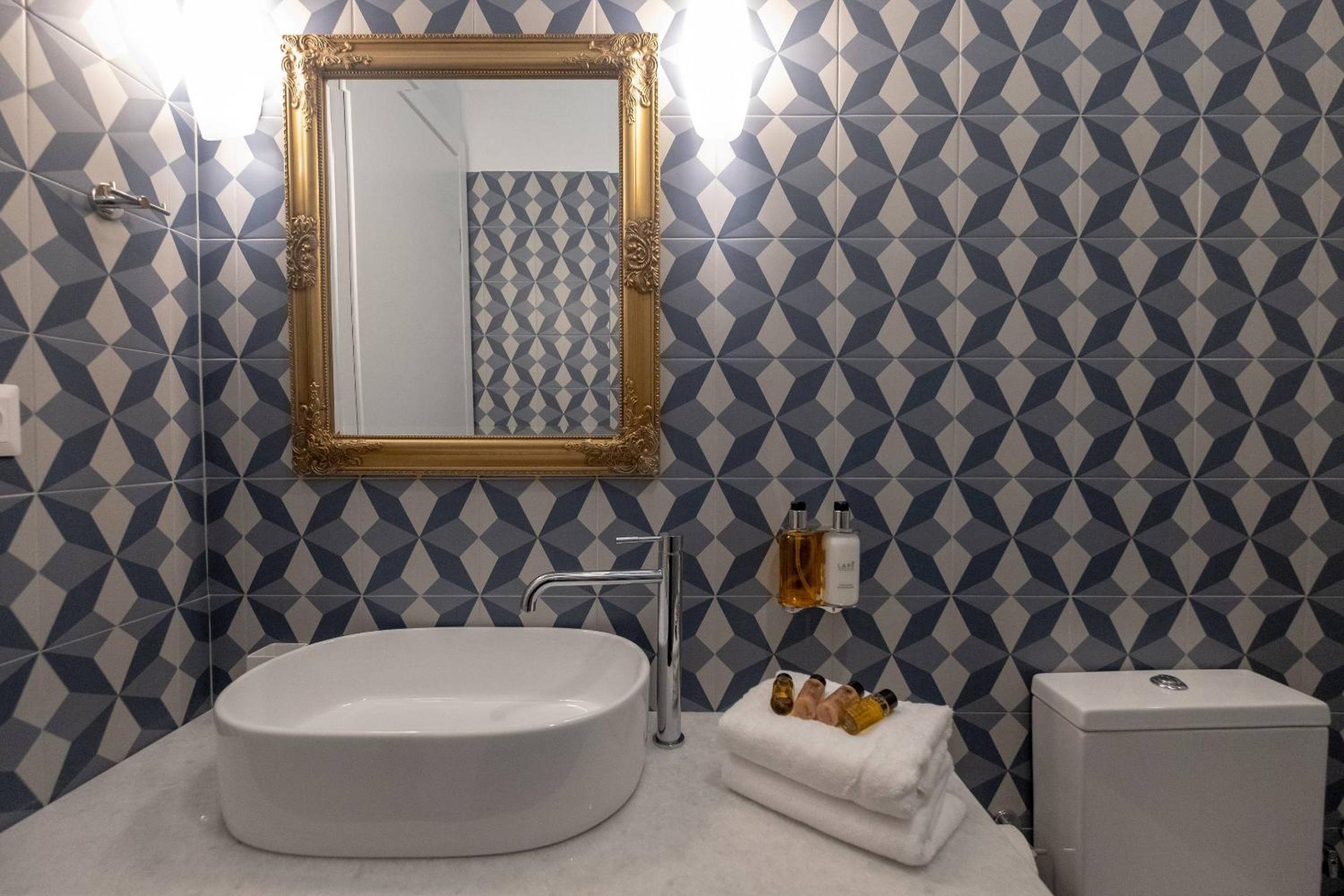 ATHENIAN YARD SUITES