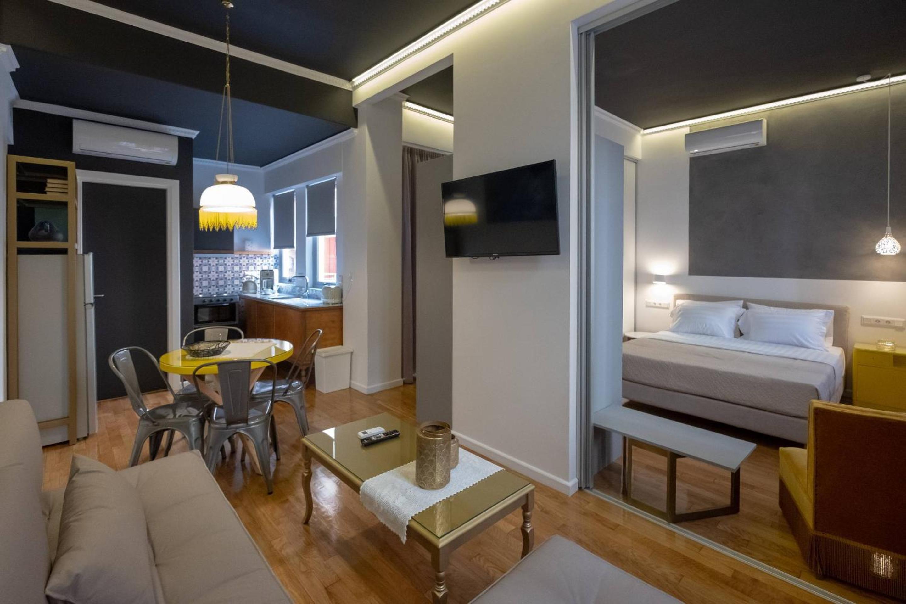 ATHENIAN YARD SUITES