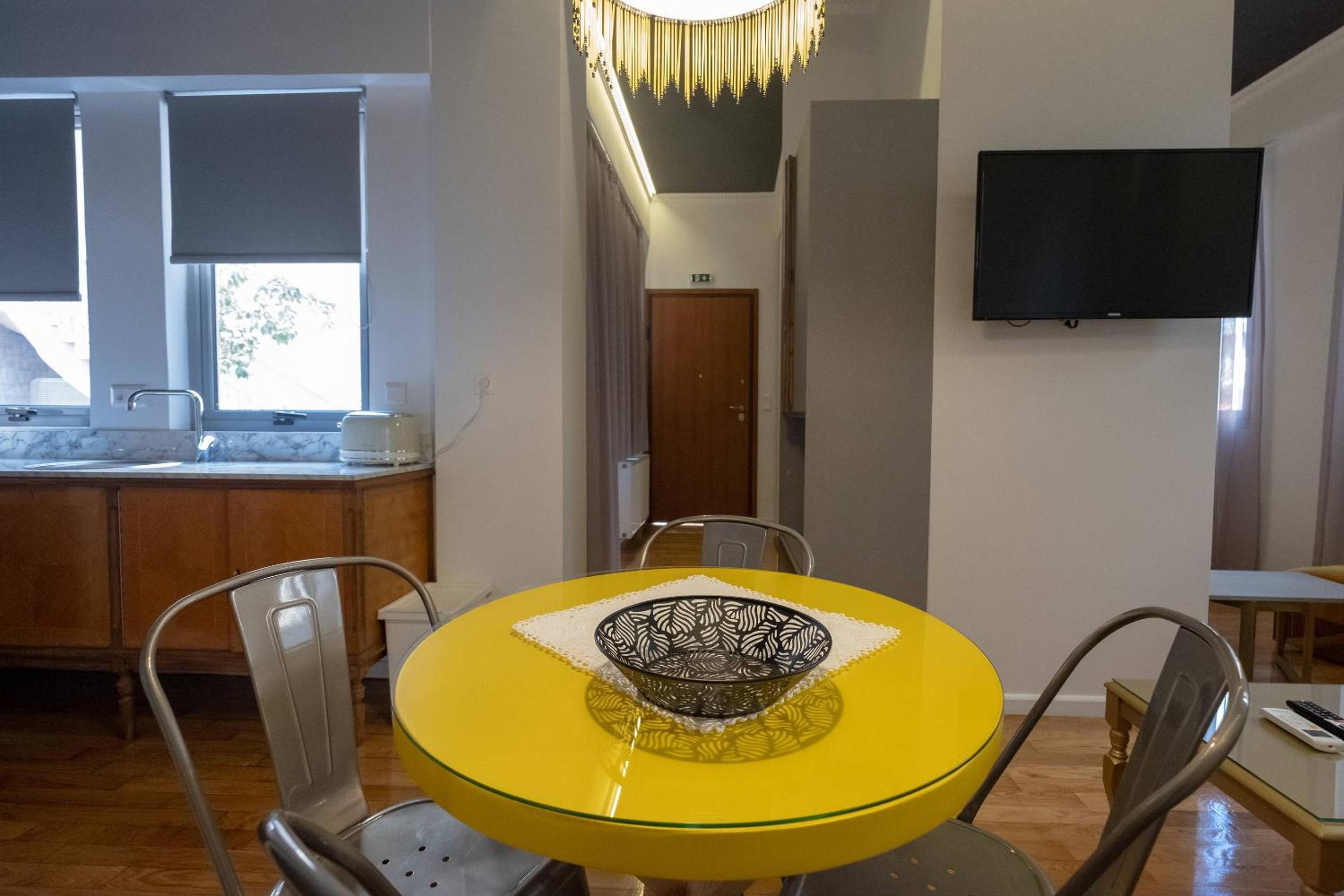 ATHENIAN YARD SUITES