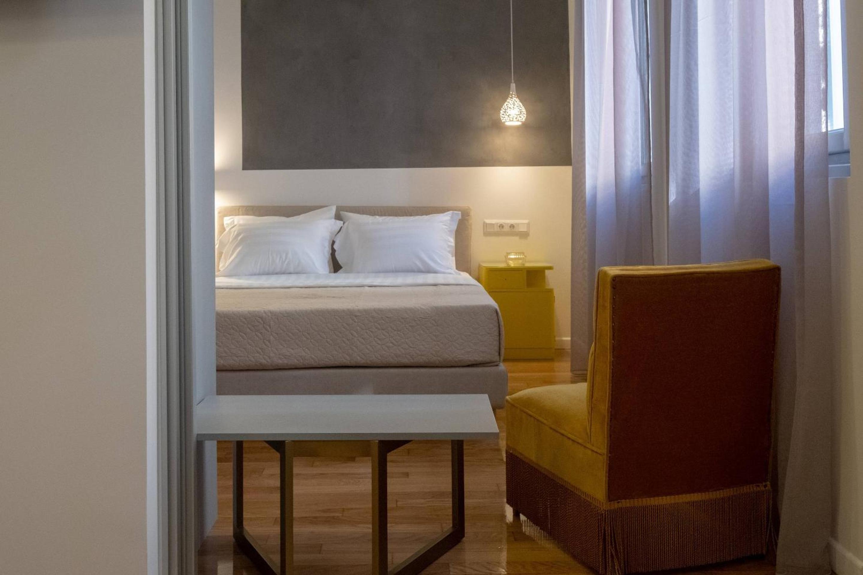 ATHENIAN YARD SUITES