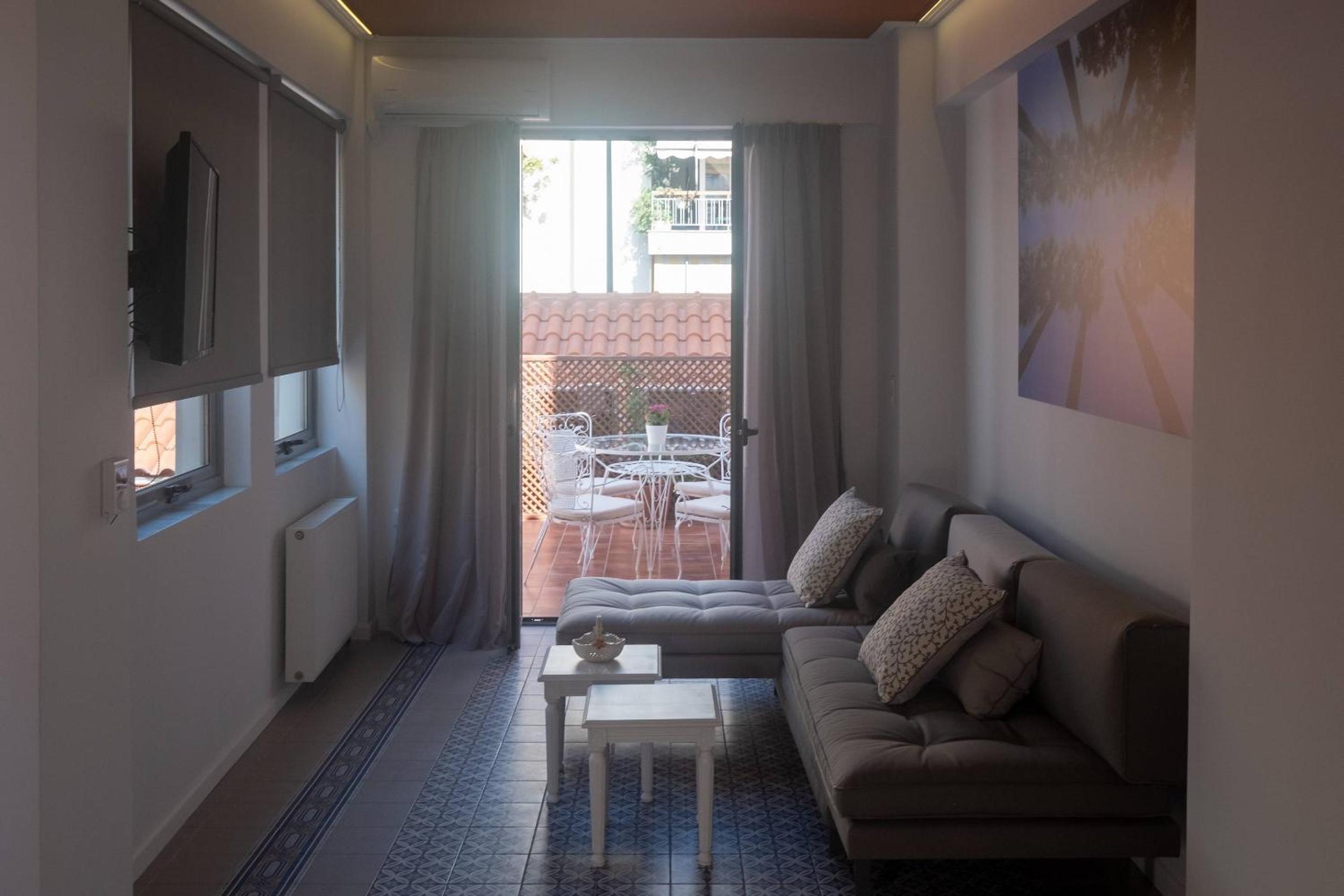 ATHENIAN YARD SUITES