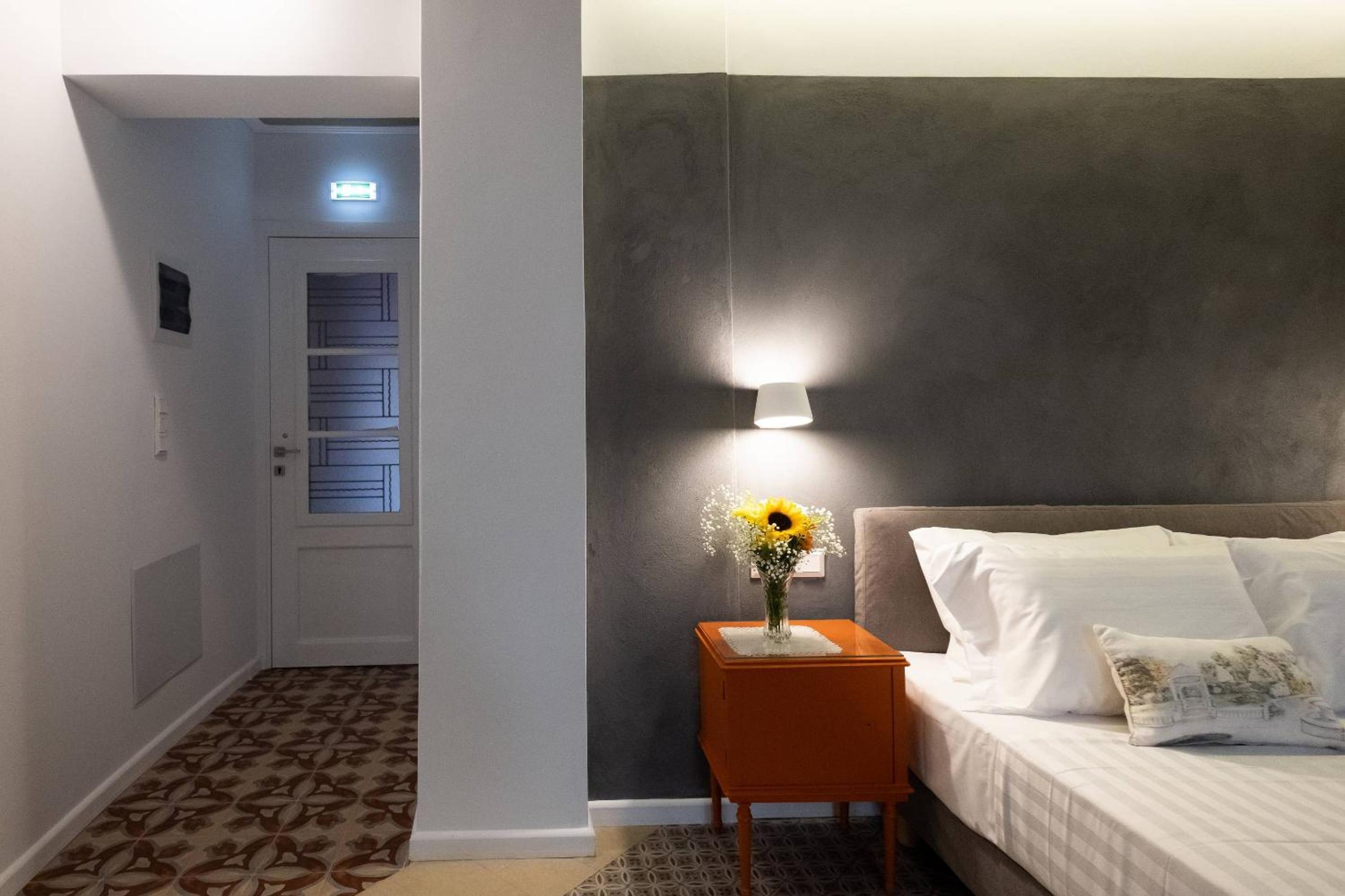 ATHENIAN YARD SUITES