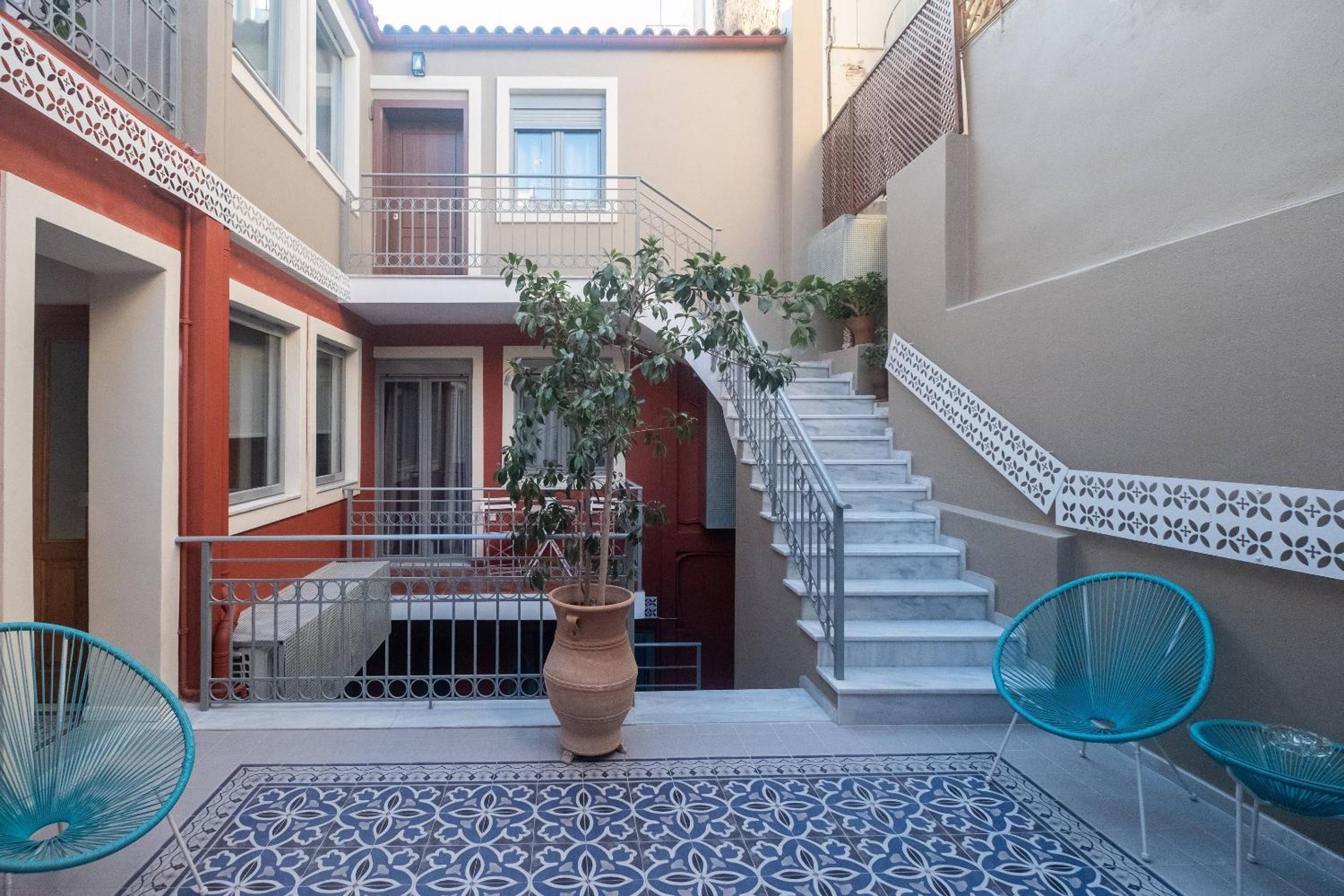 ATHENIAN YARD SUITES