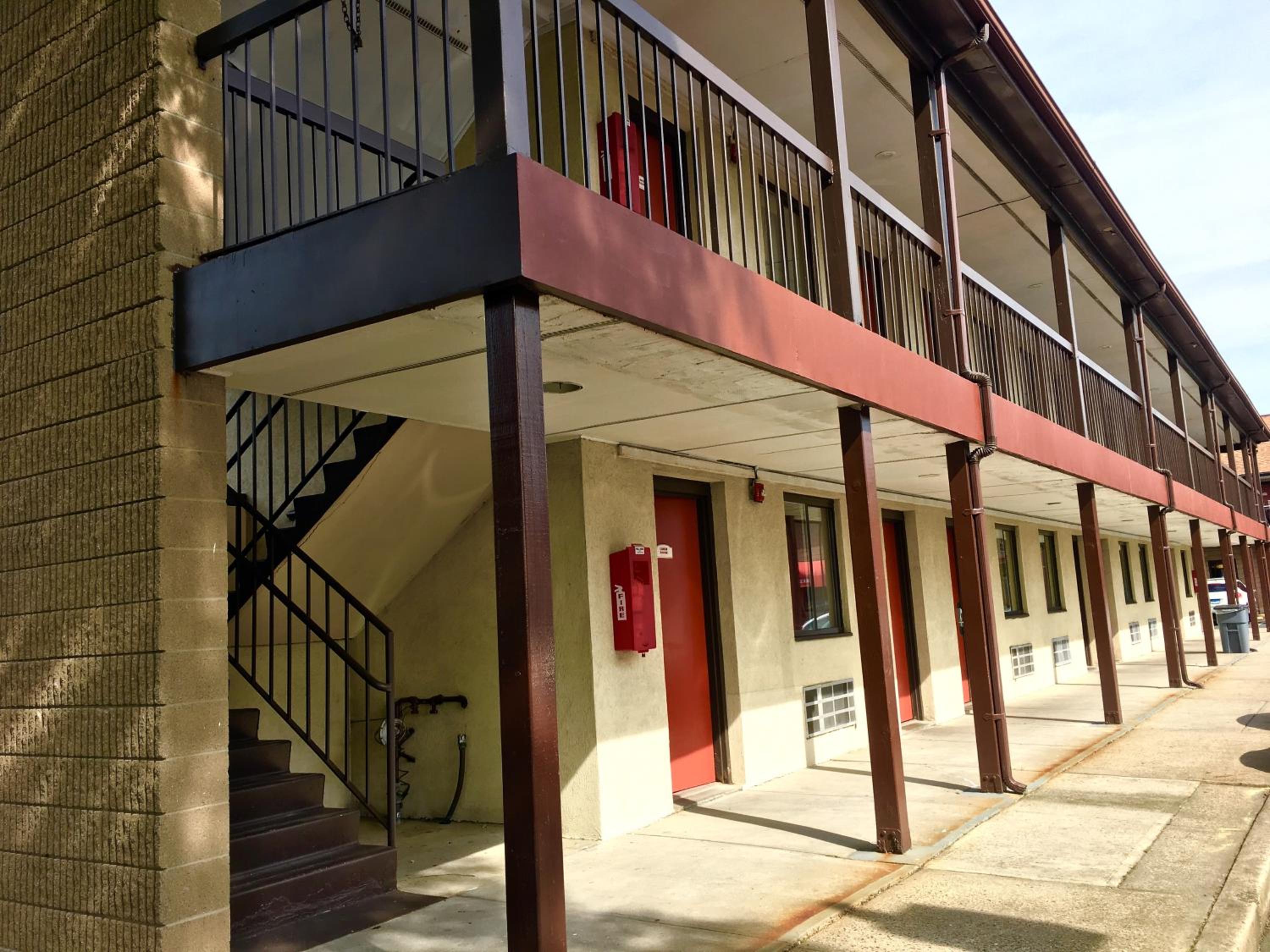 Norwalk CA Vacations - Red Carpet Inn Norwalk - Property Image 4