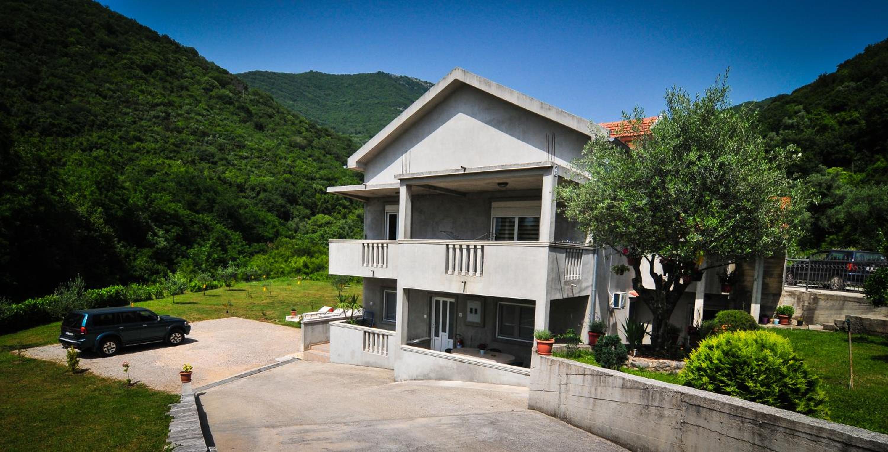 Hotel Apartment Elena - Image 1