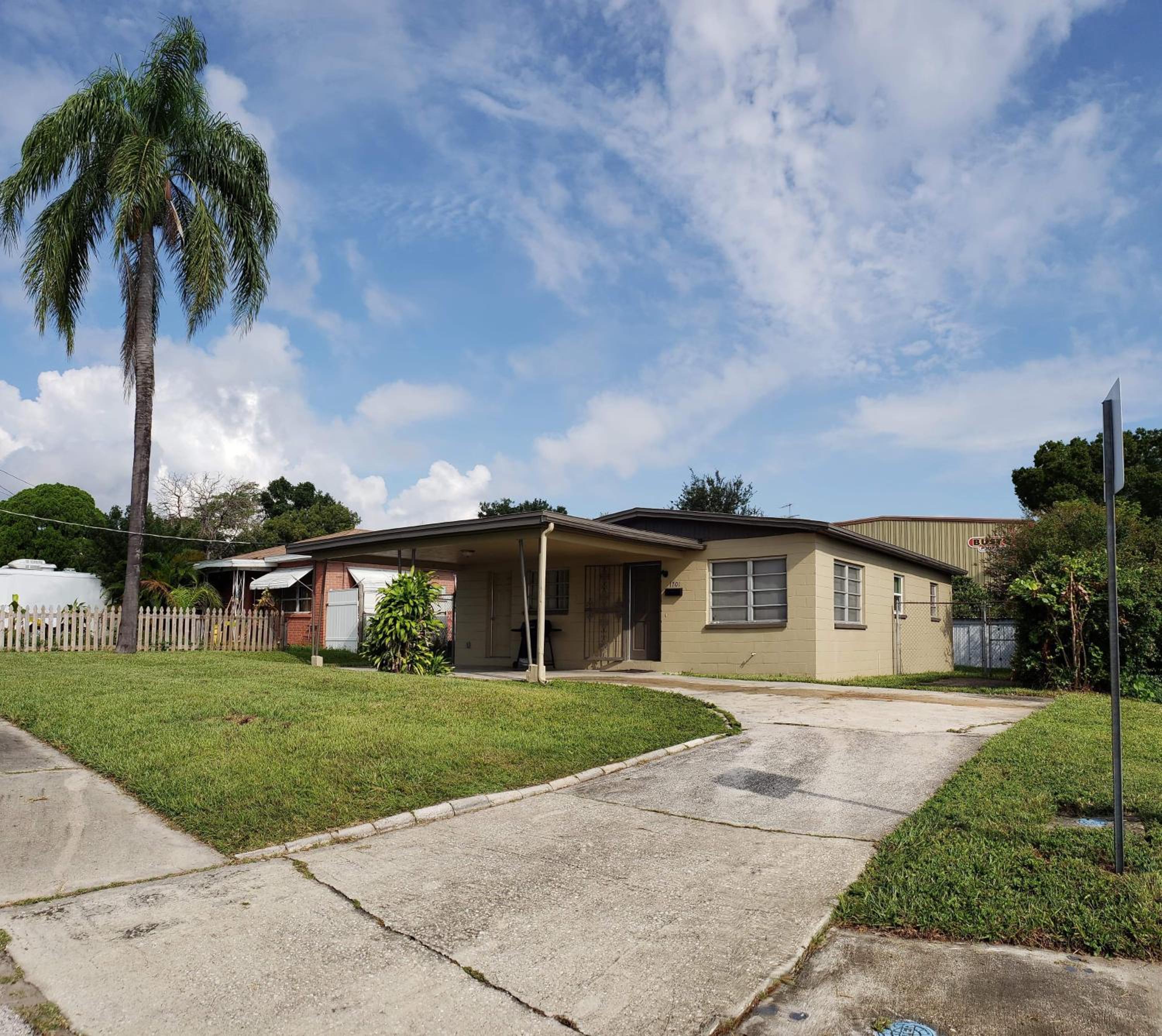 Great Location near Downtown & Airport view 2
