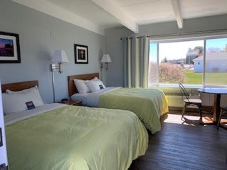 Beachfront Inn