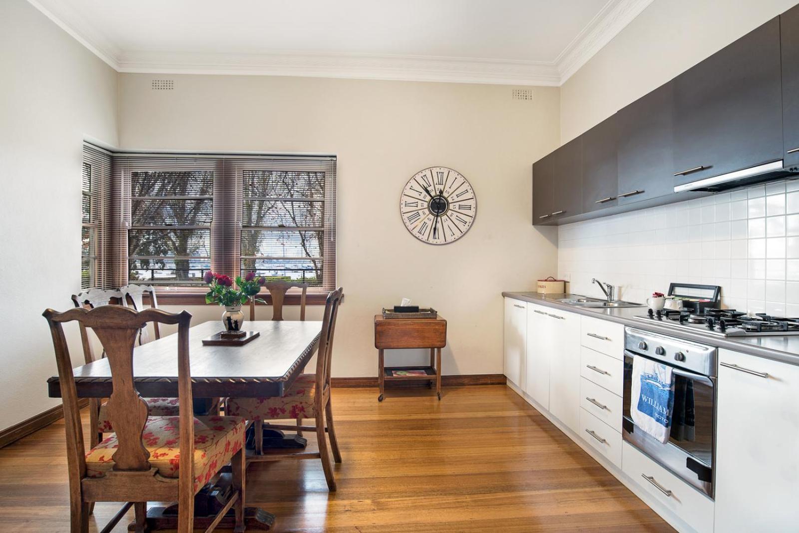 Captains Retreat Apartments and Cottages