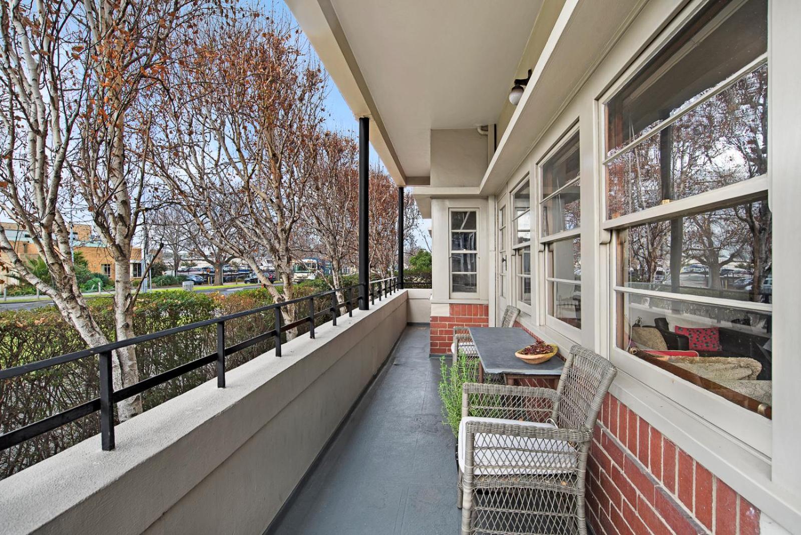 Captains Retreat Apartments and Cottages