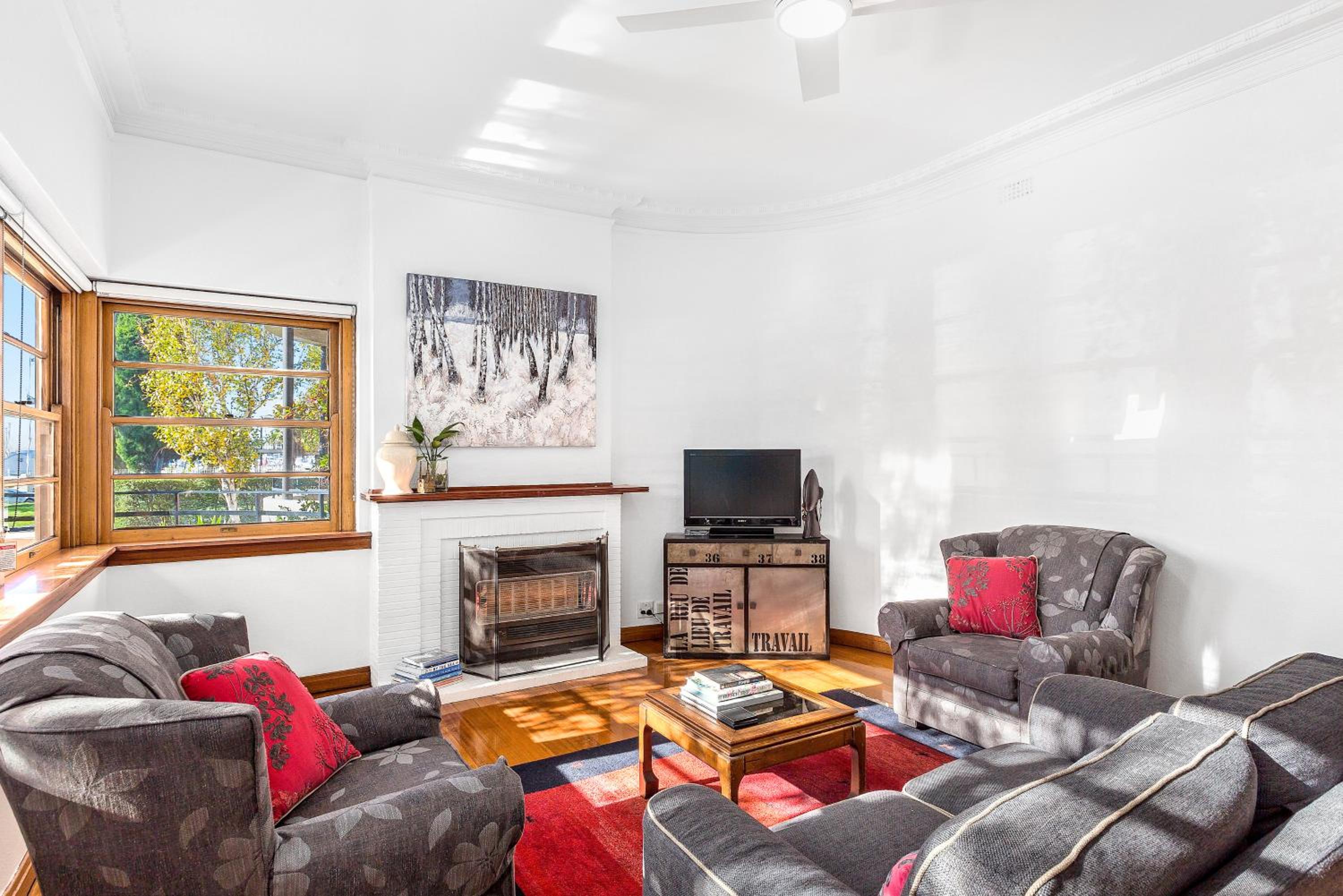 Captains Retreat Apartments and Cottages