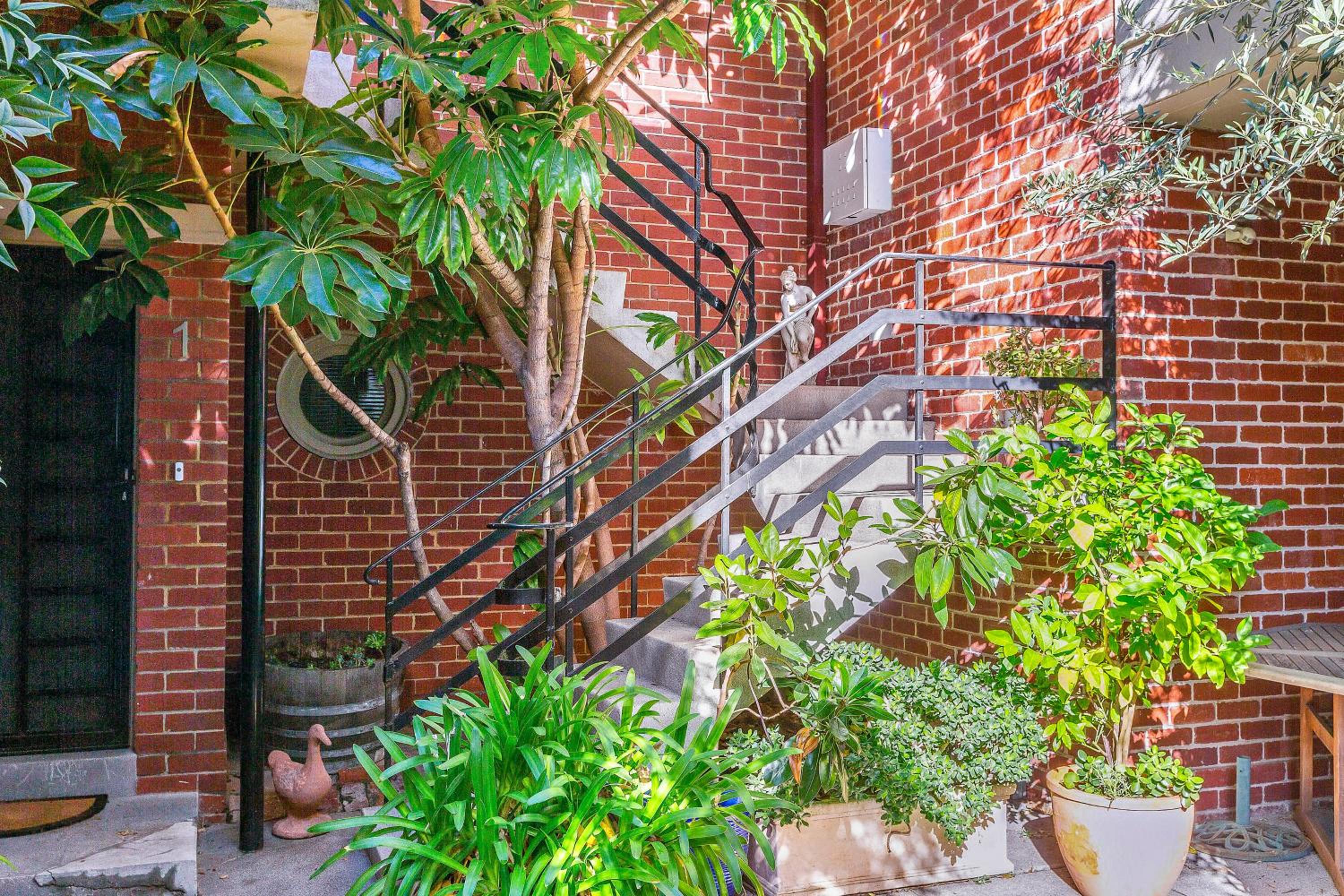 Captains Retreat Apartments and Cottages