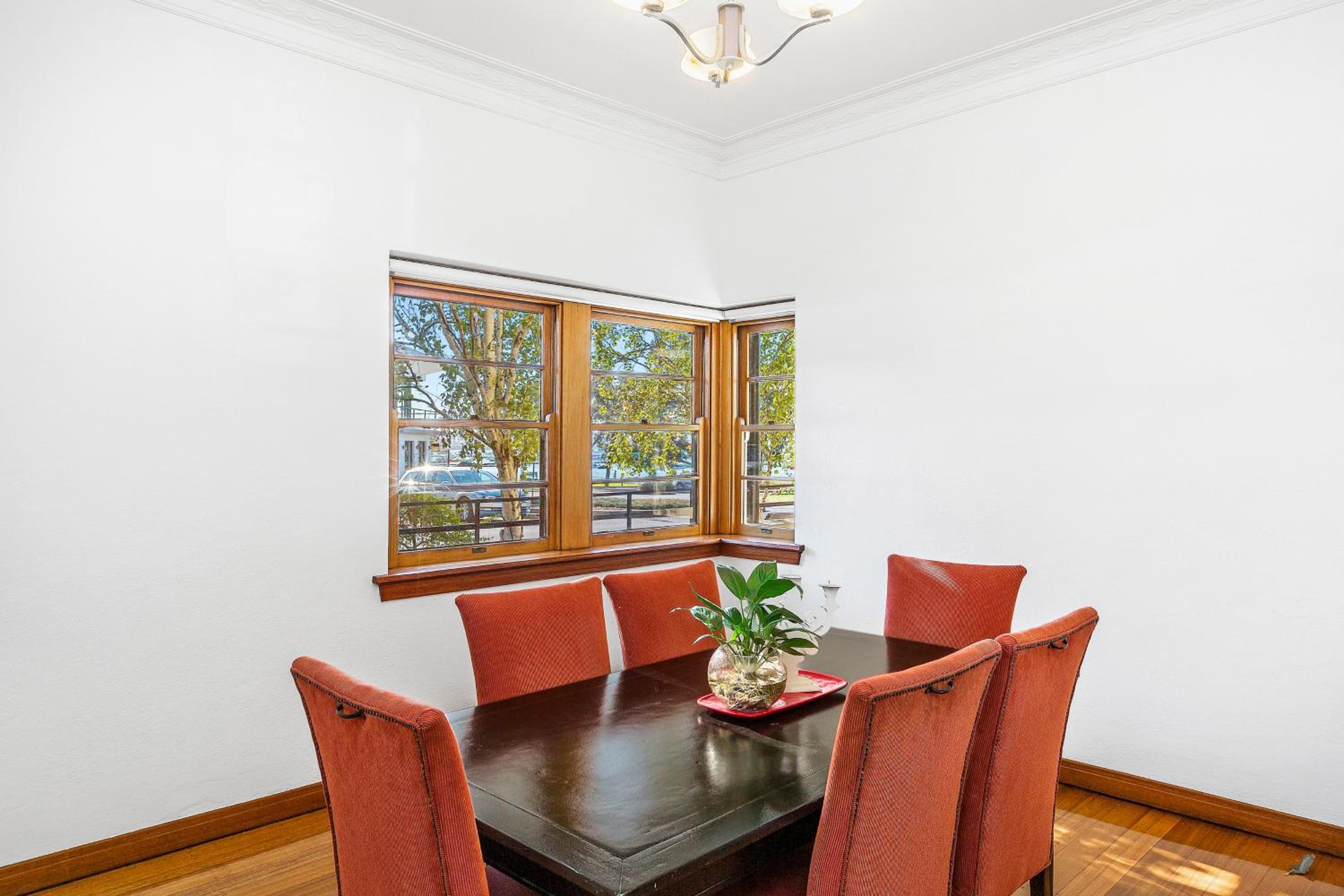 Captains Retreat Apartments and Cottages