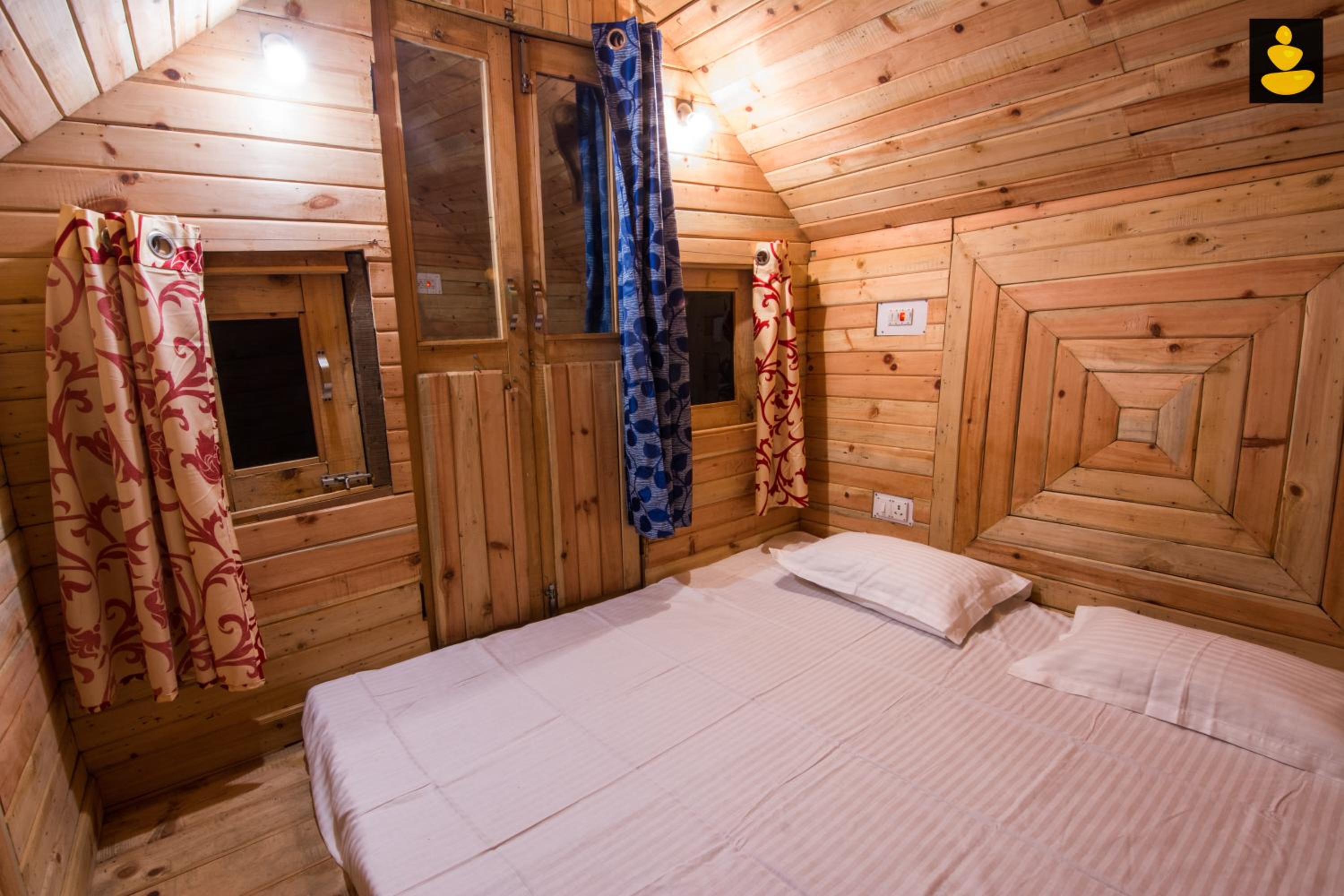 LivingStone Ojuven Treehouses view 4