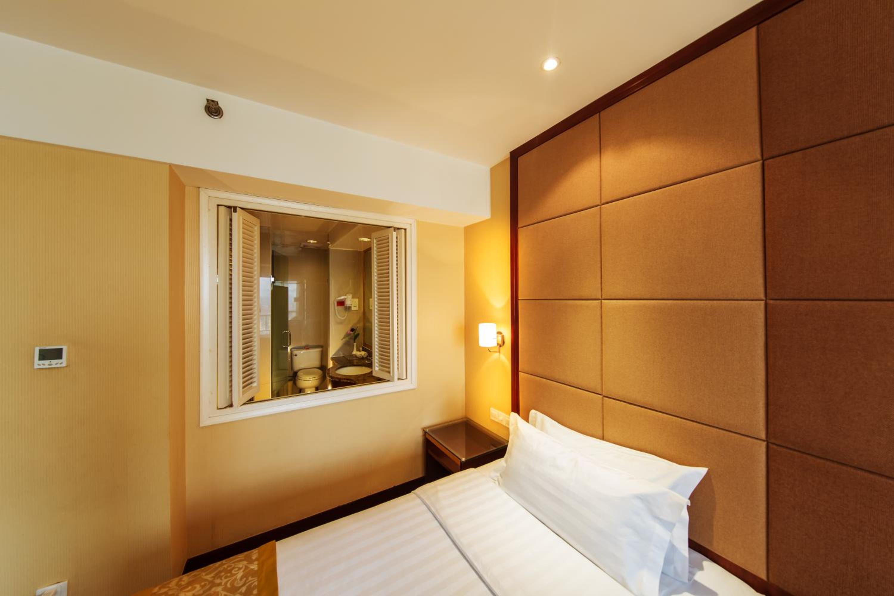 Yantai Meiya International ApartHotel (Previous Ramada Plaza)