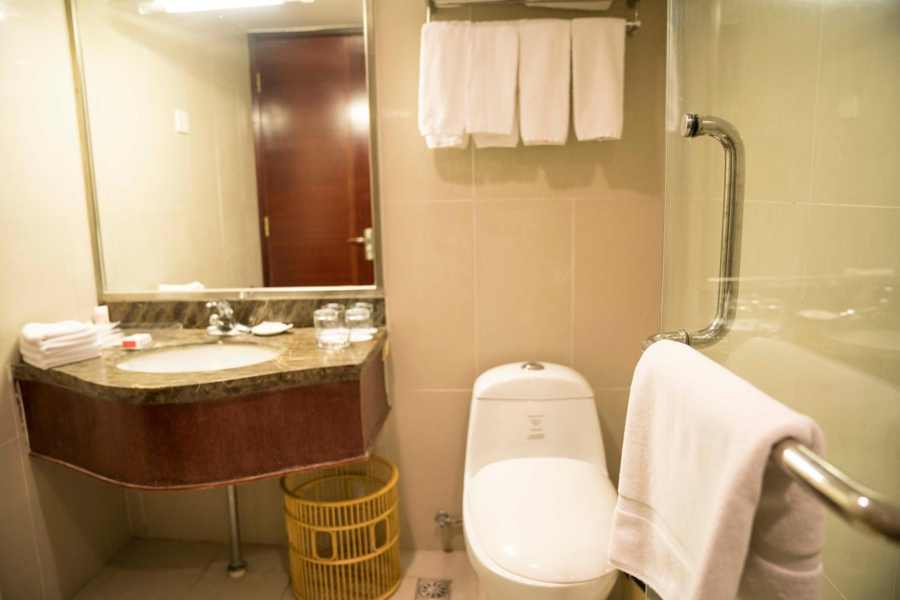 Yantai Meiya International ApartHotel (Previous Ramada Plaza)
