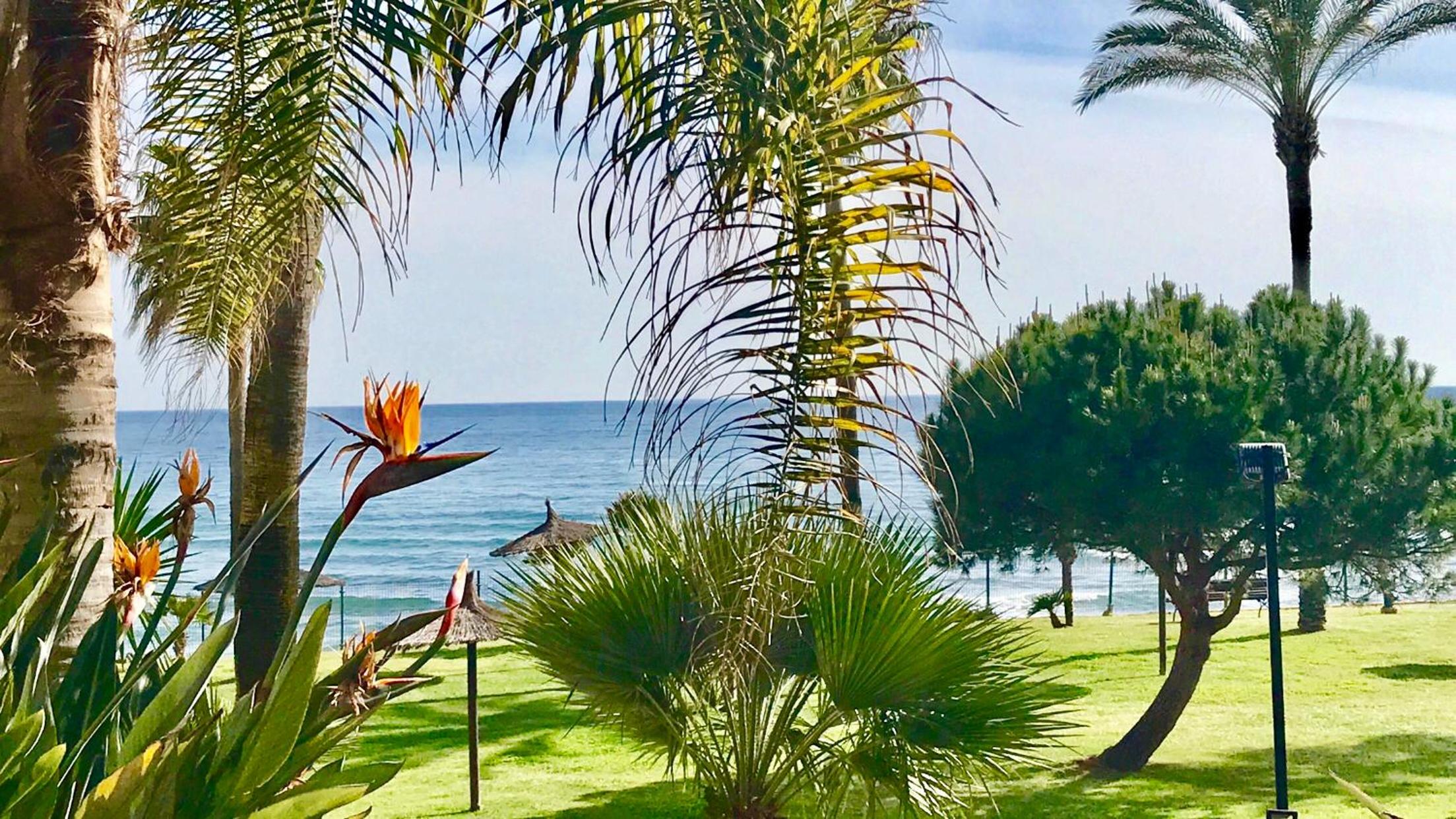 MI CAPRICHO B12 -Luxury Beachfront Apartment- Costa del Sol view 4