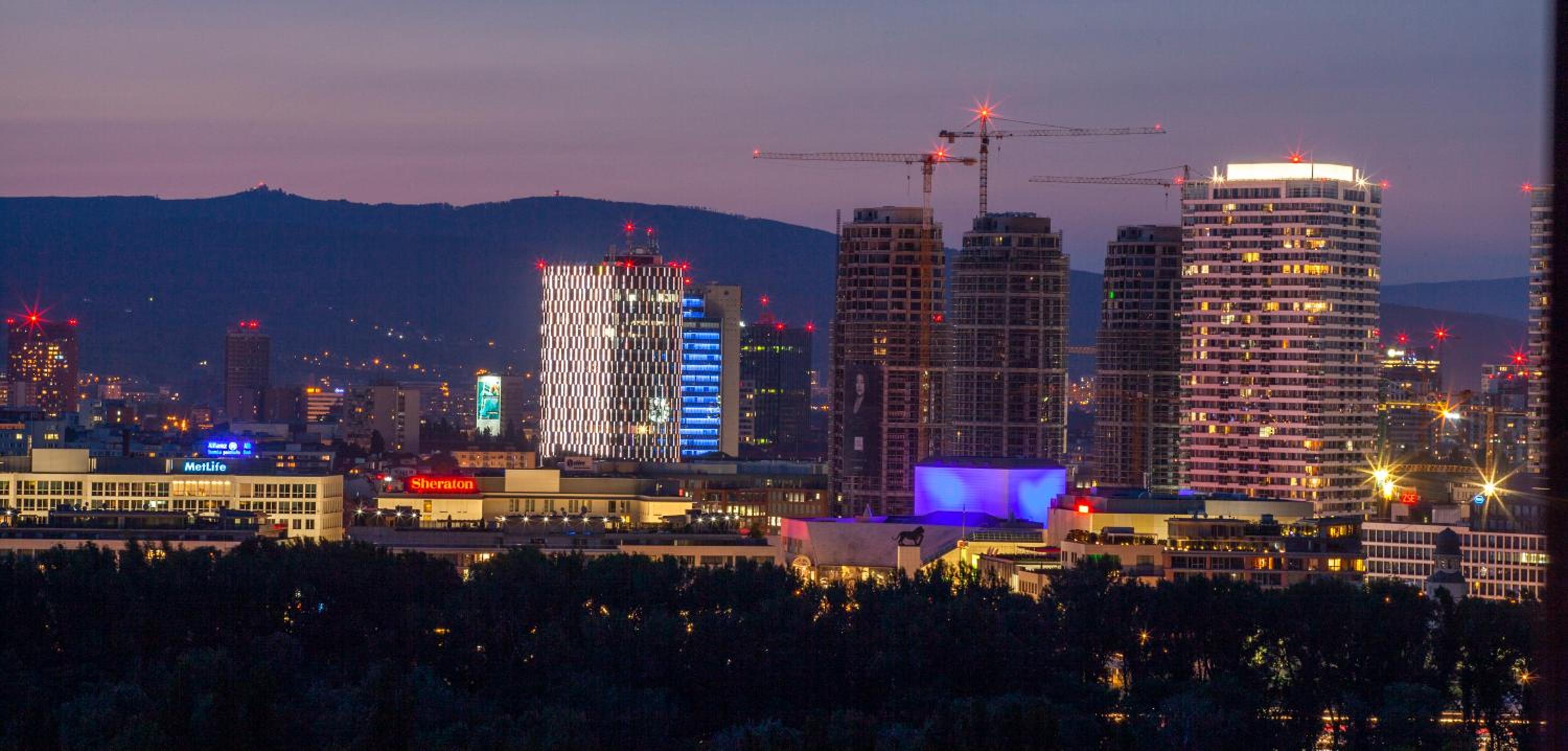 Air-Conditioned City View Apartment 24h check-in