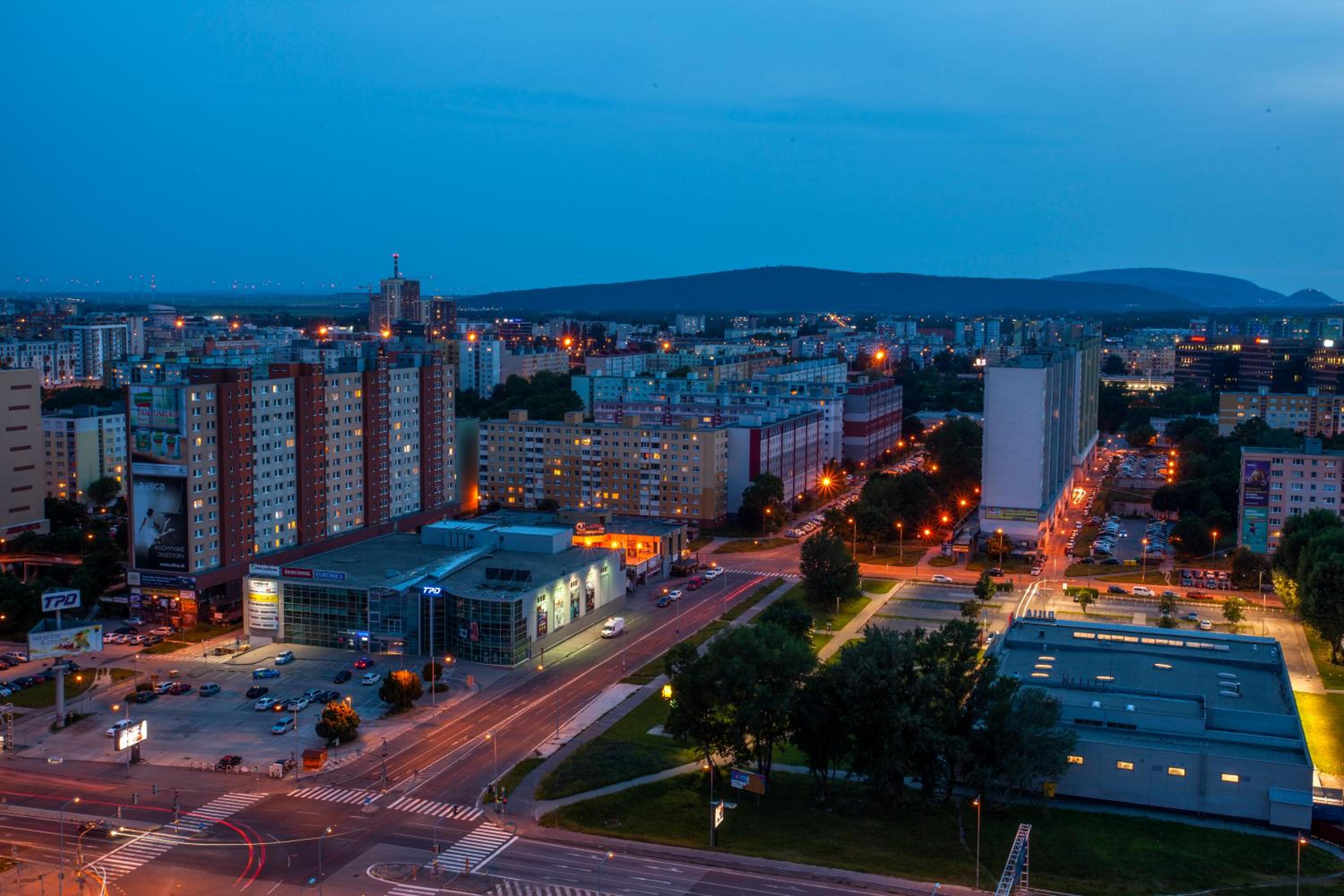 Air-Conditioned City View Apartment 24h check-in