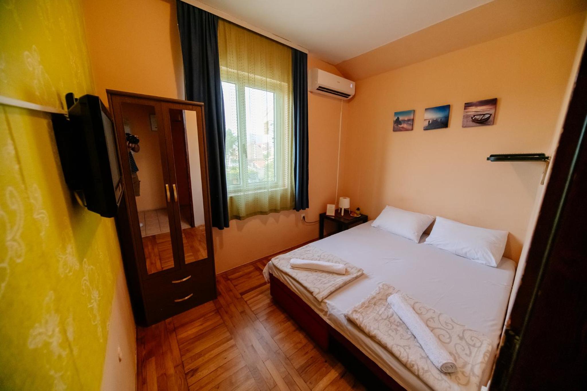 Explorer Podgorica view 4