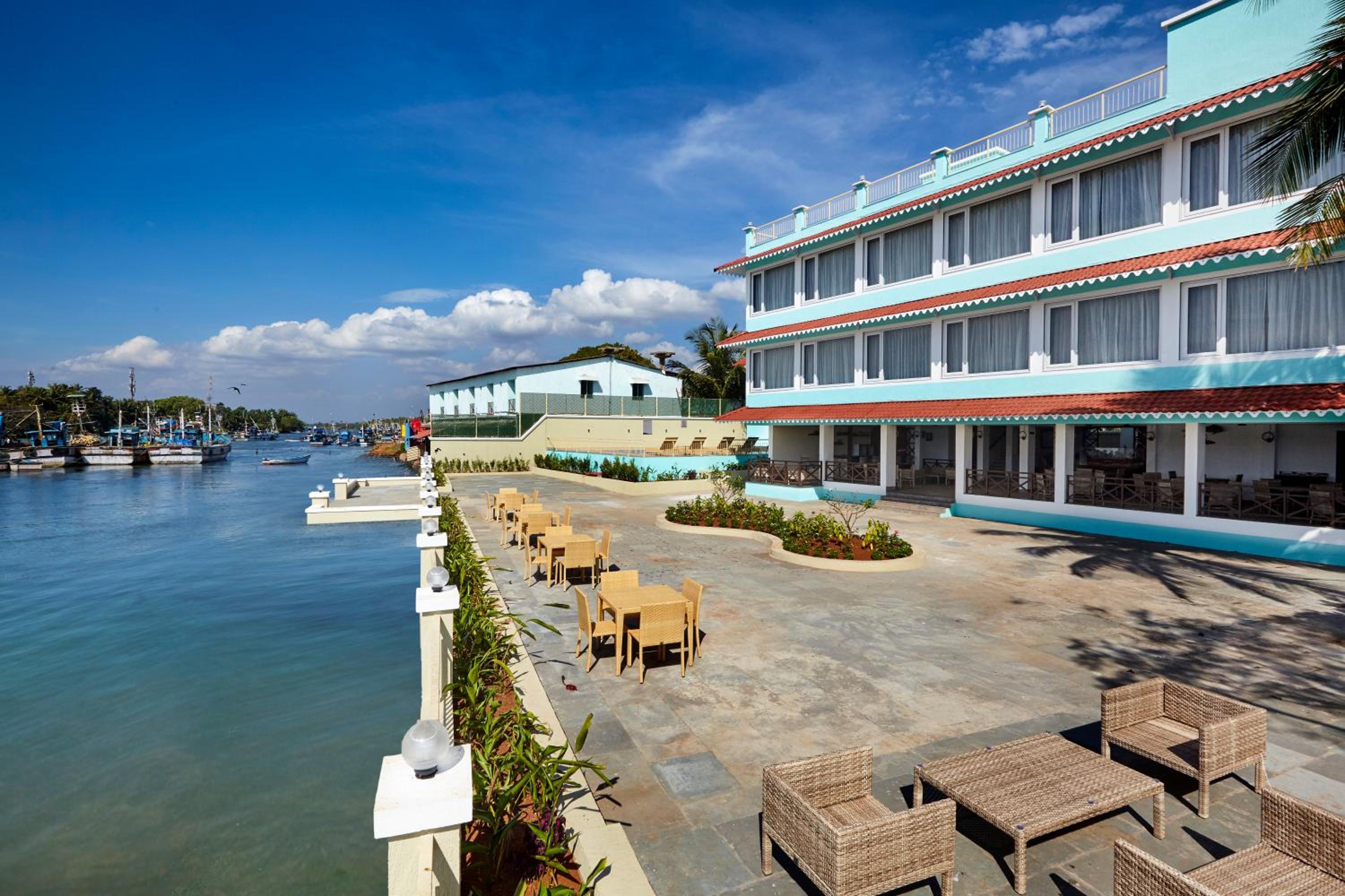 Indy Waterfront Resort