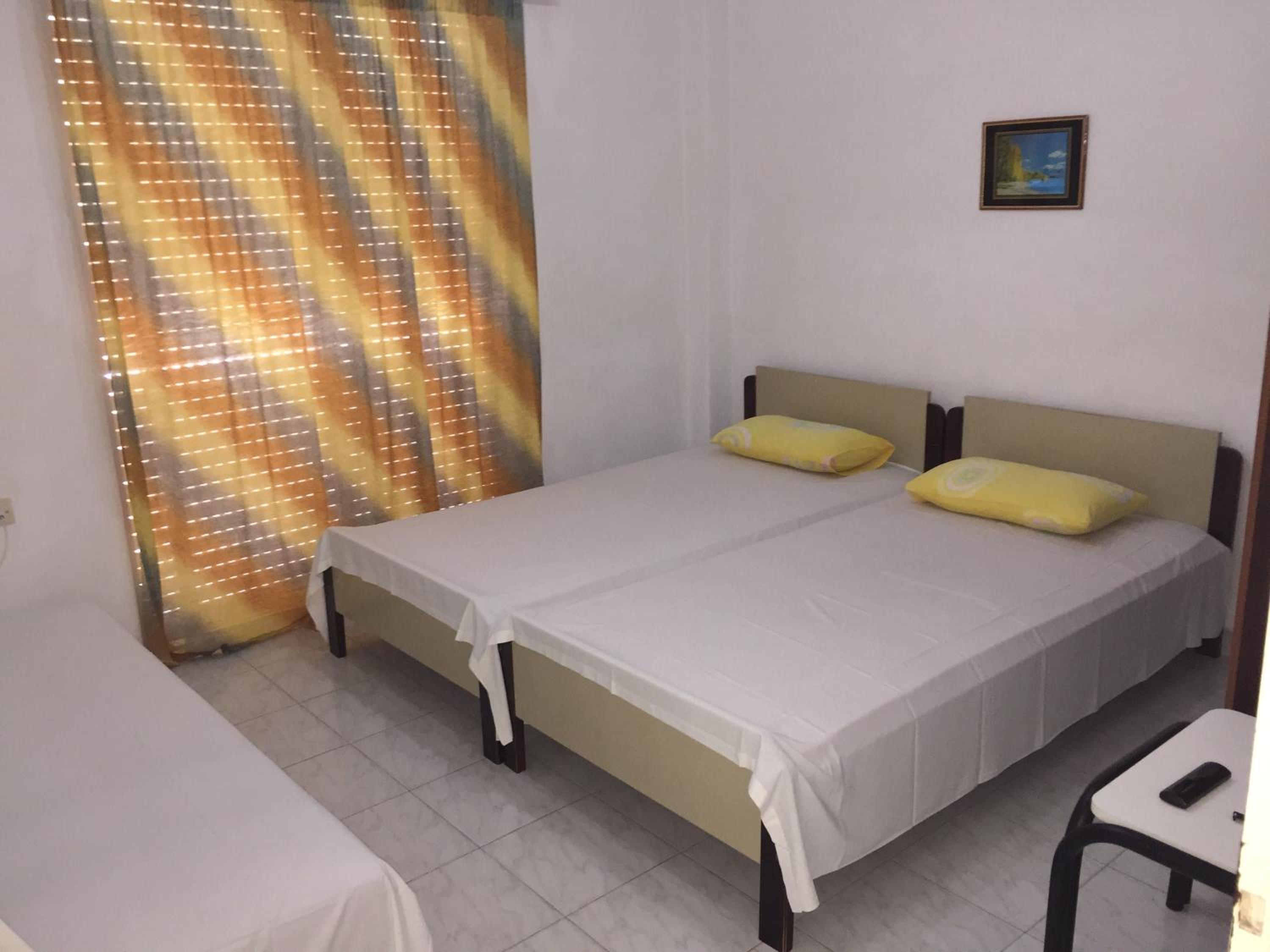 Dimis Studios and Apartments