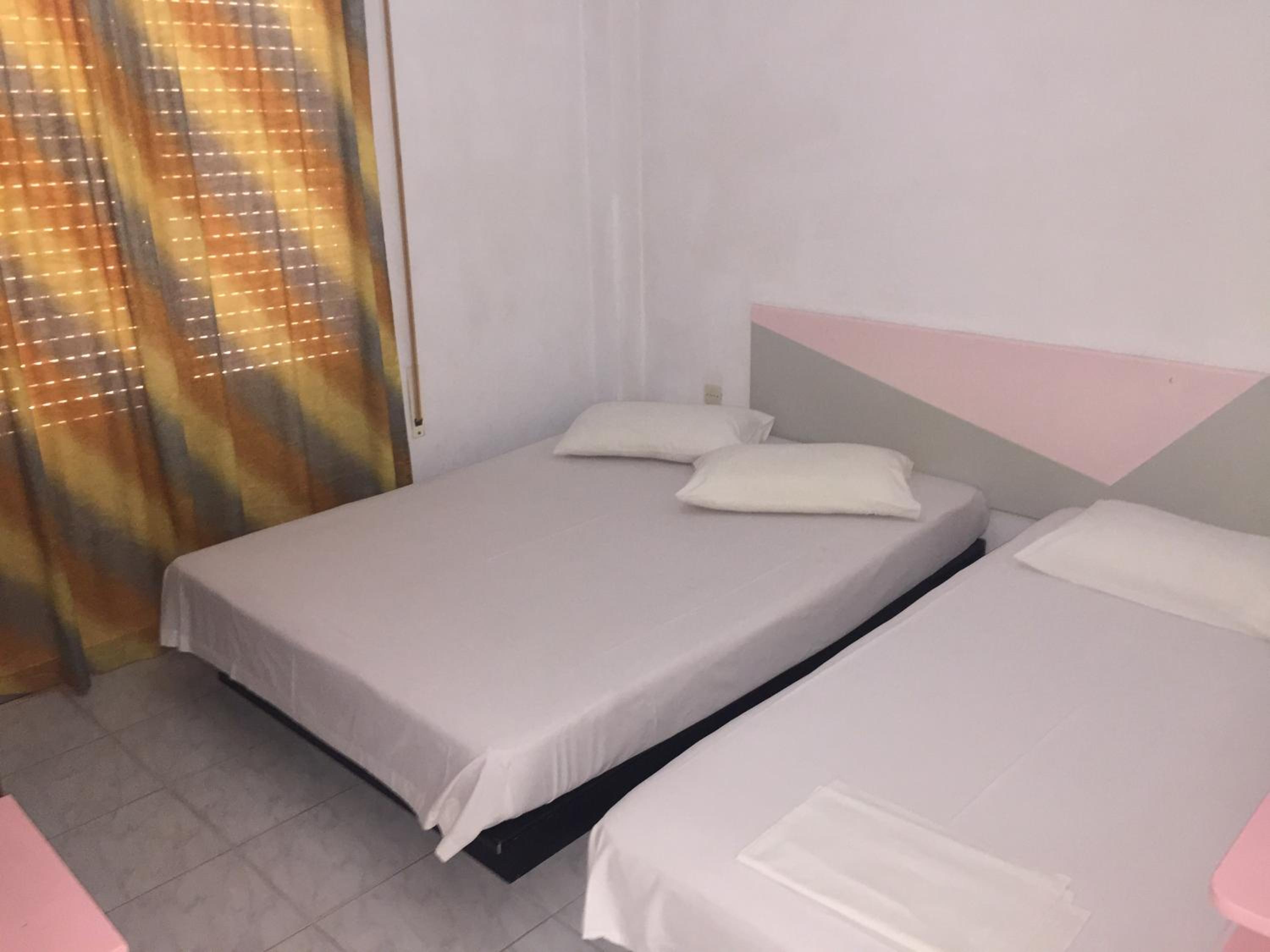 Dimis Studios and Apartments