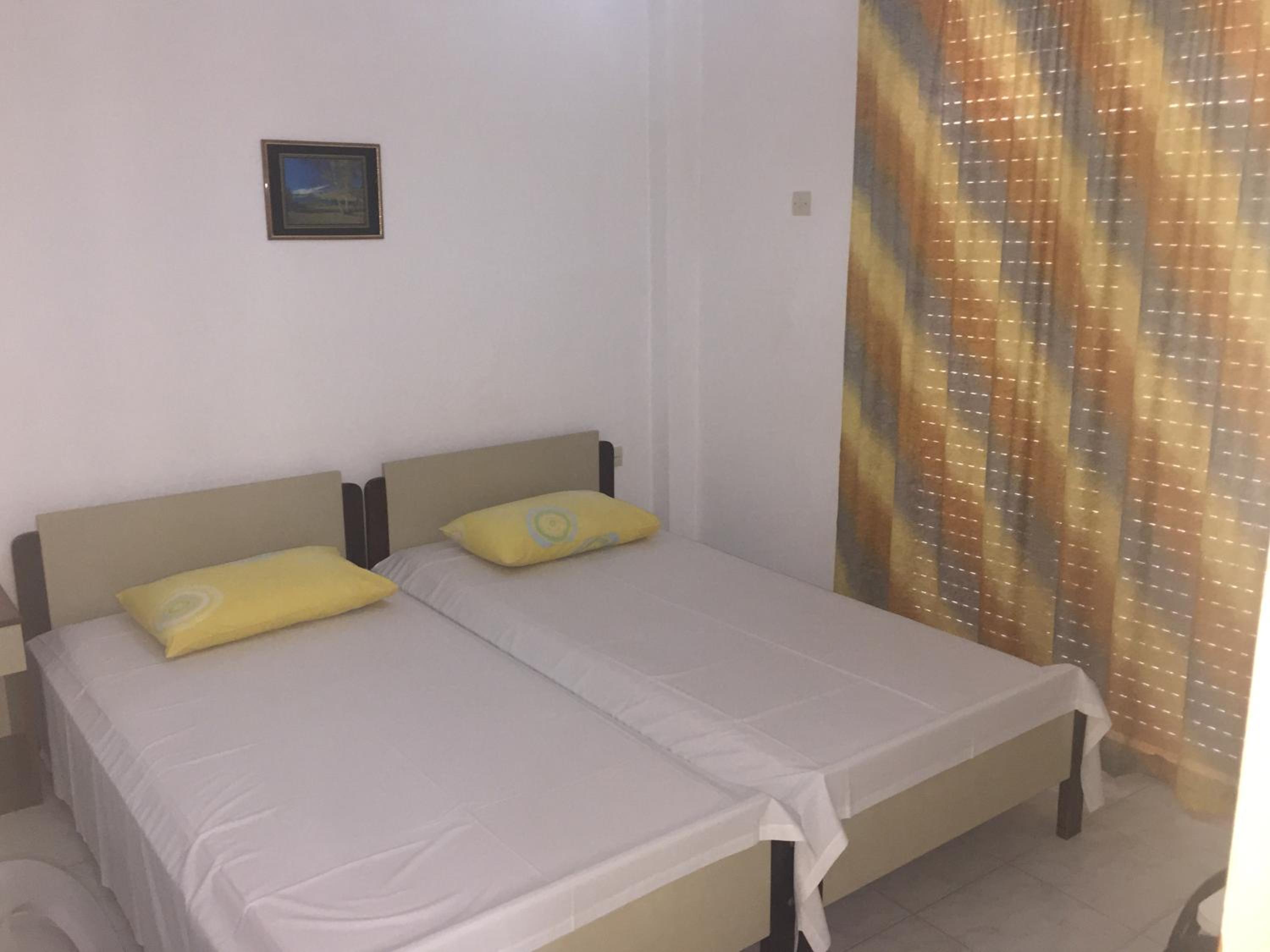 Dimis Studios and Apartments