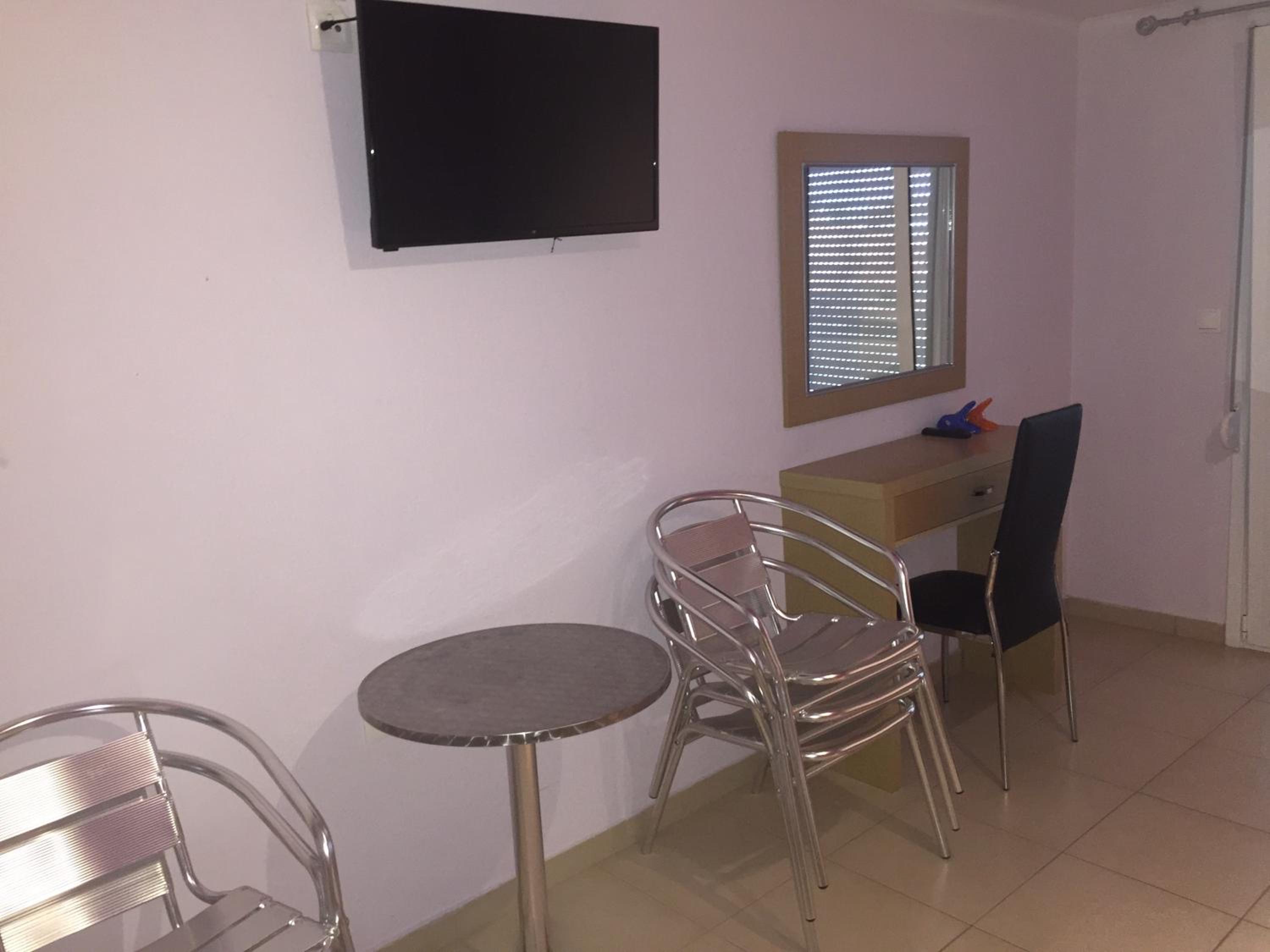 Dimis Studios and Apartments