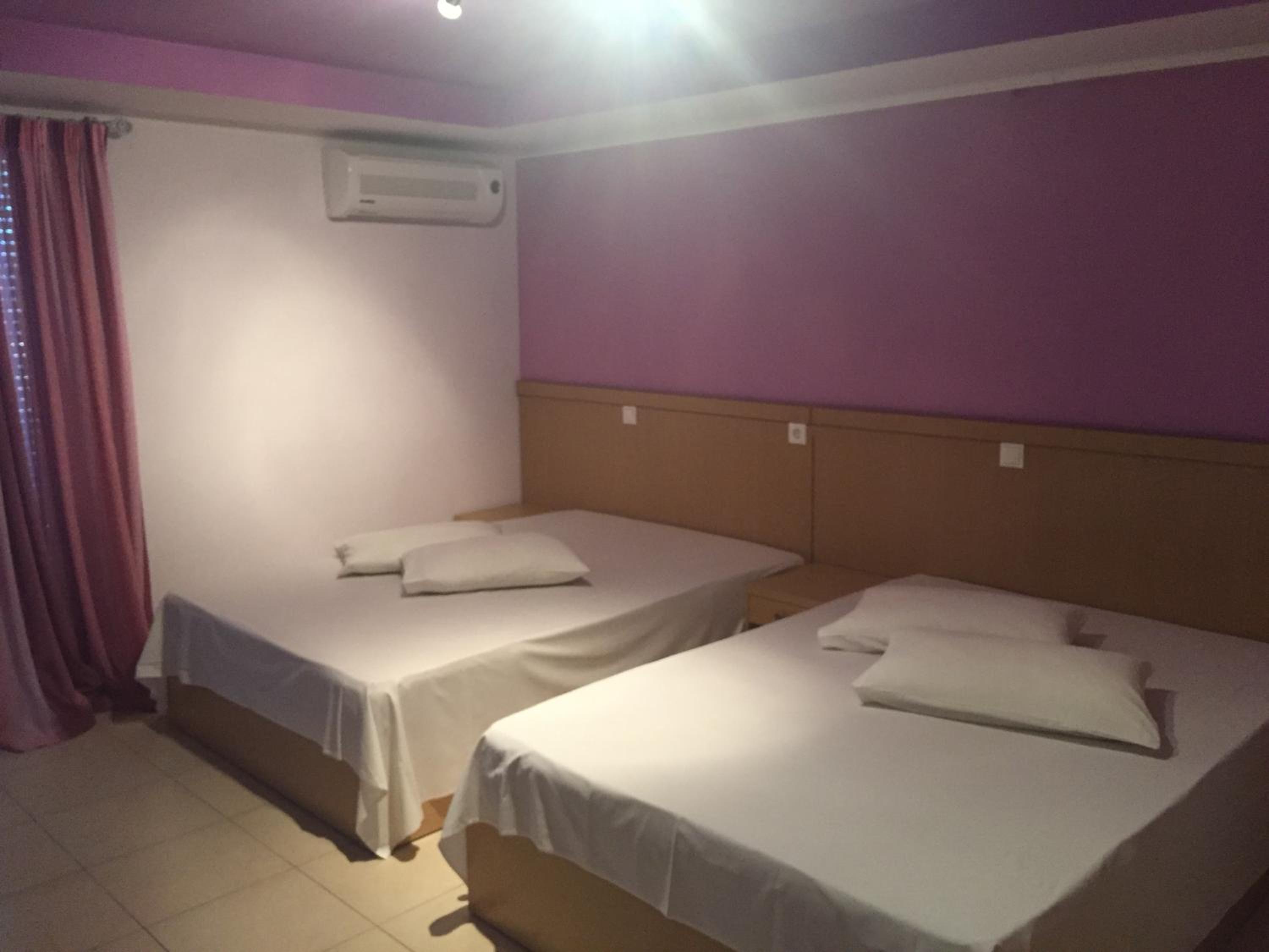 Dimis Studios and Apartments