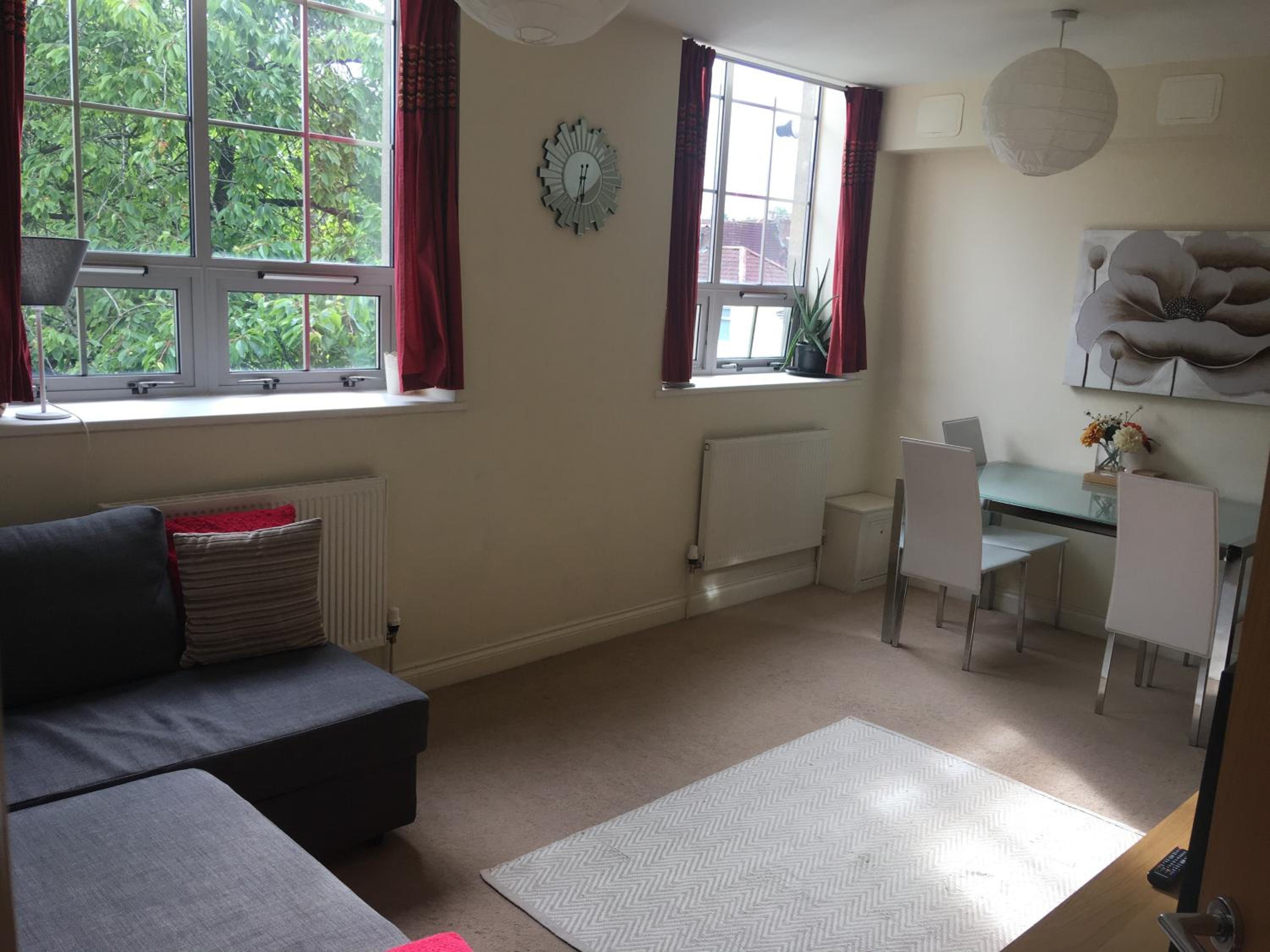 Superb Peaceful 1 bed apartment in St George. view 2