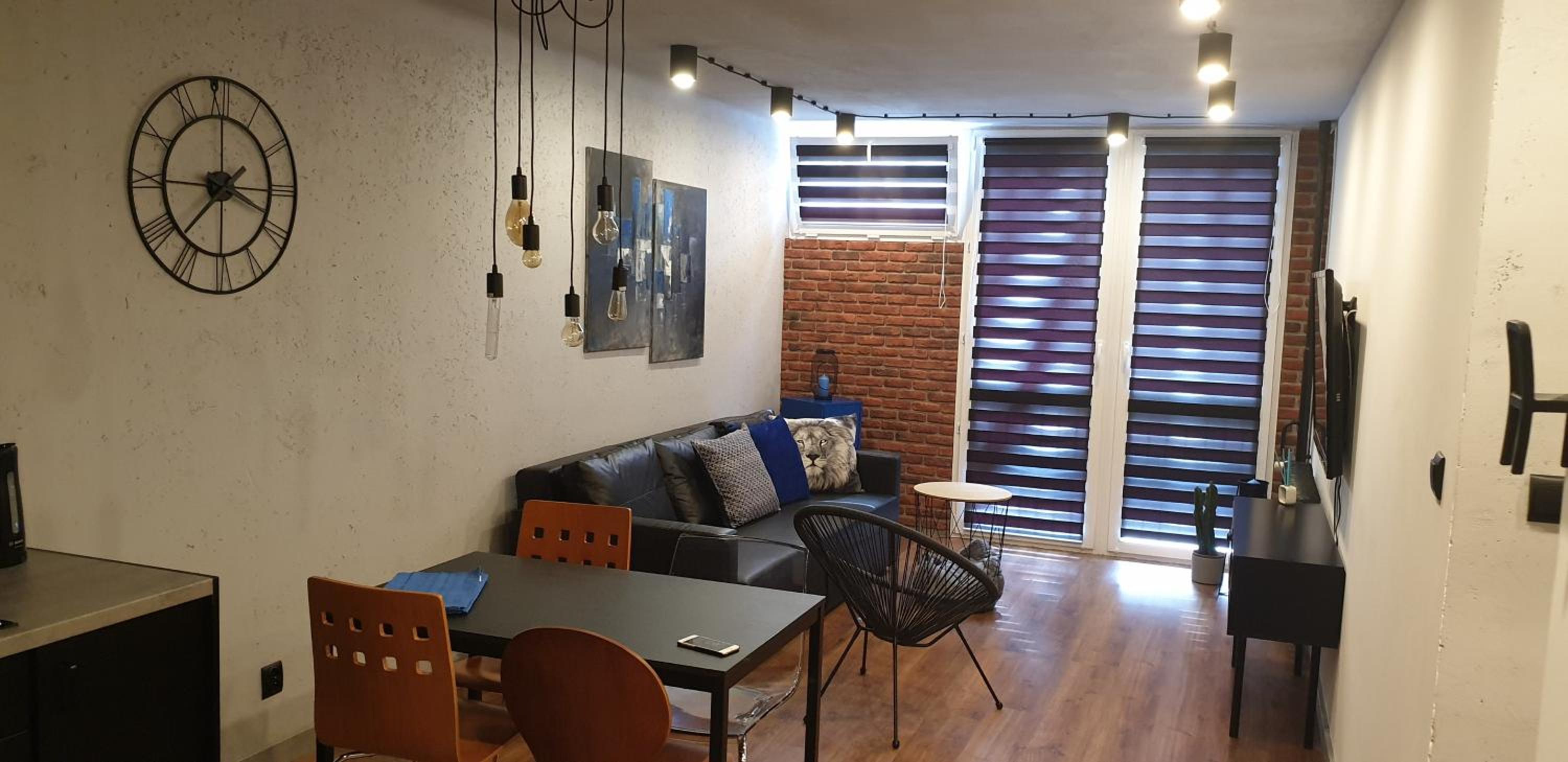 Apartament metro rondo Onz view 3