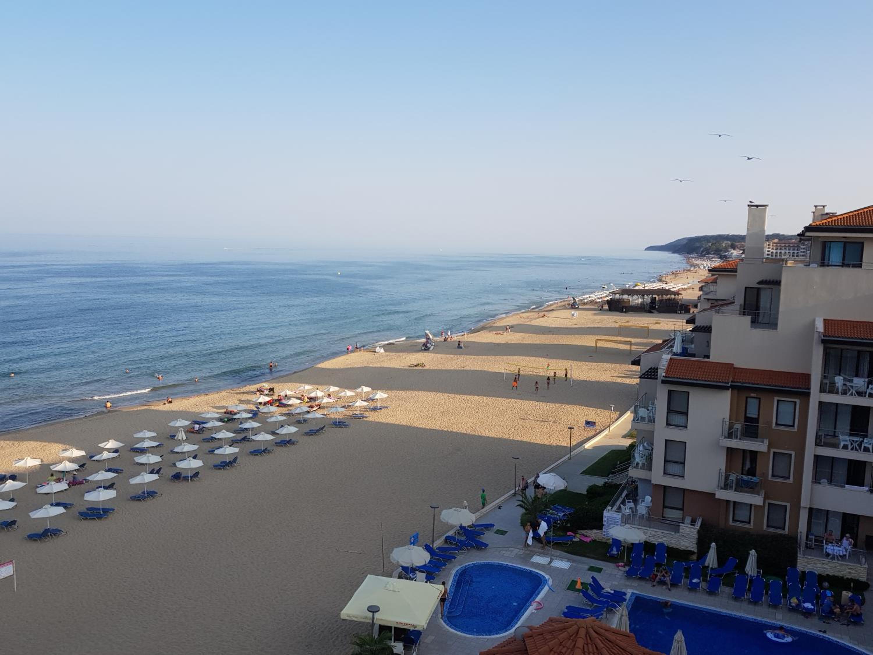Hotel Apartment with Sea View in Obzor Beach - Image 1