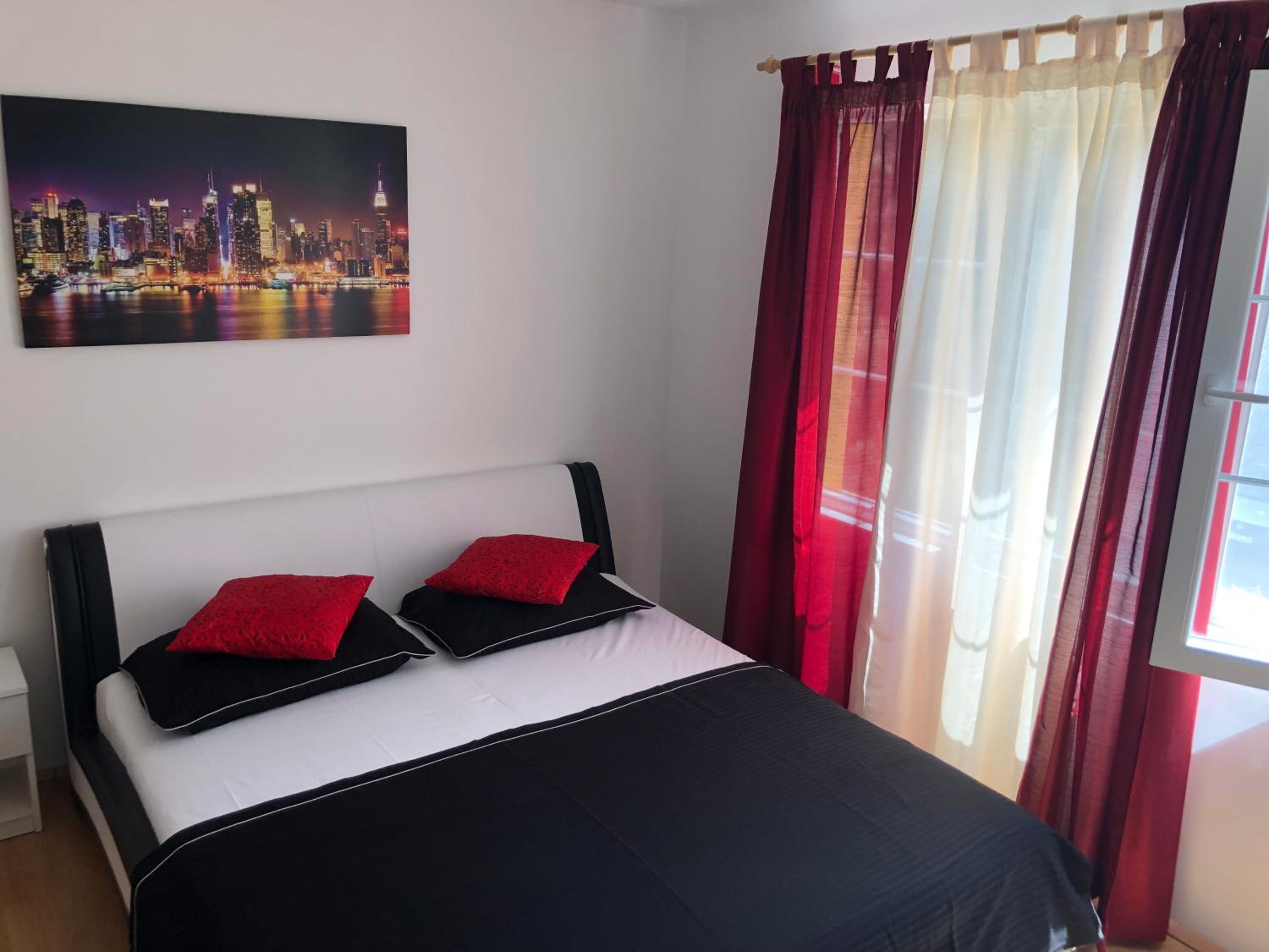 Apartments Mira