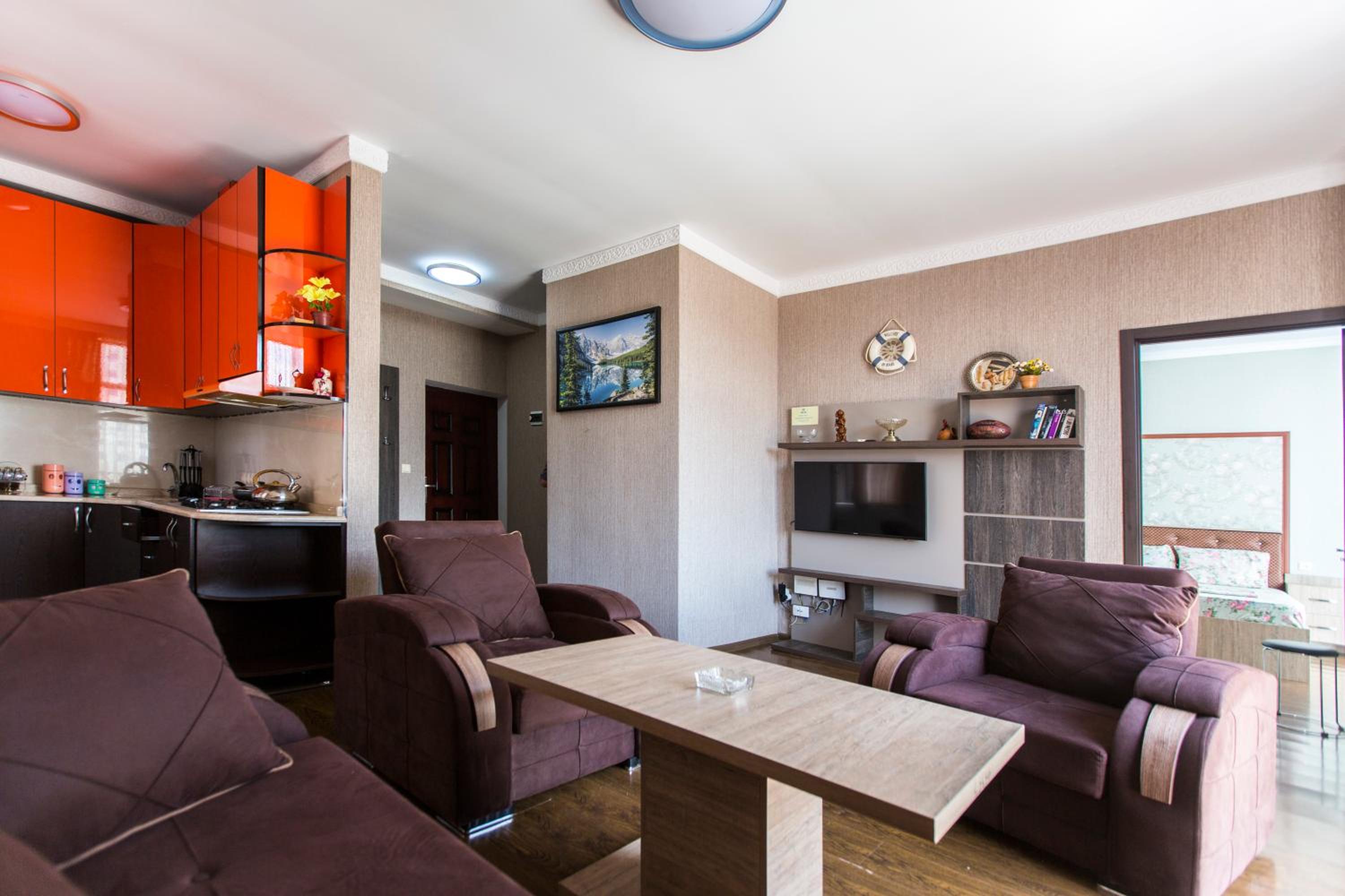 Apartament on Rustaveli view 2