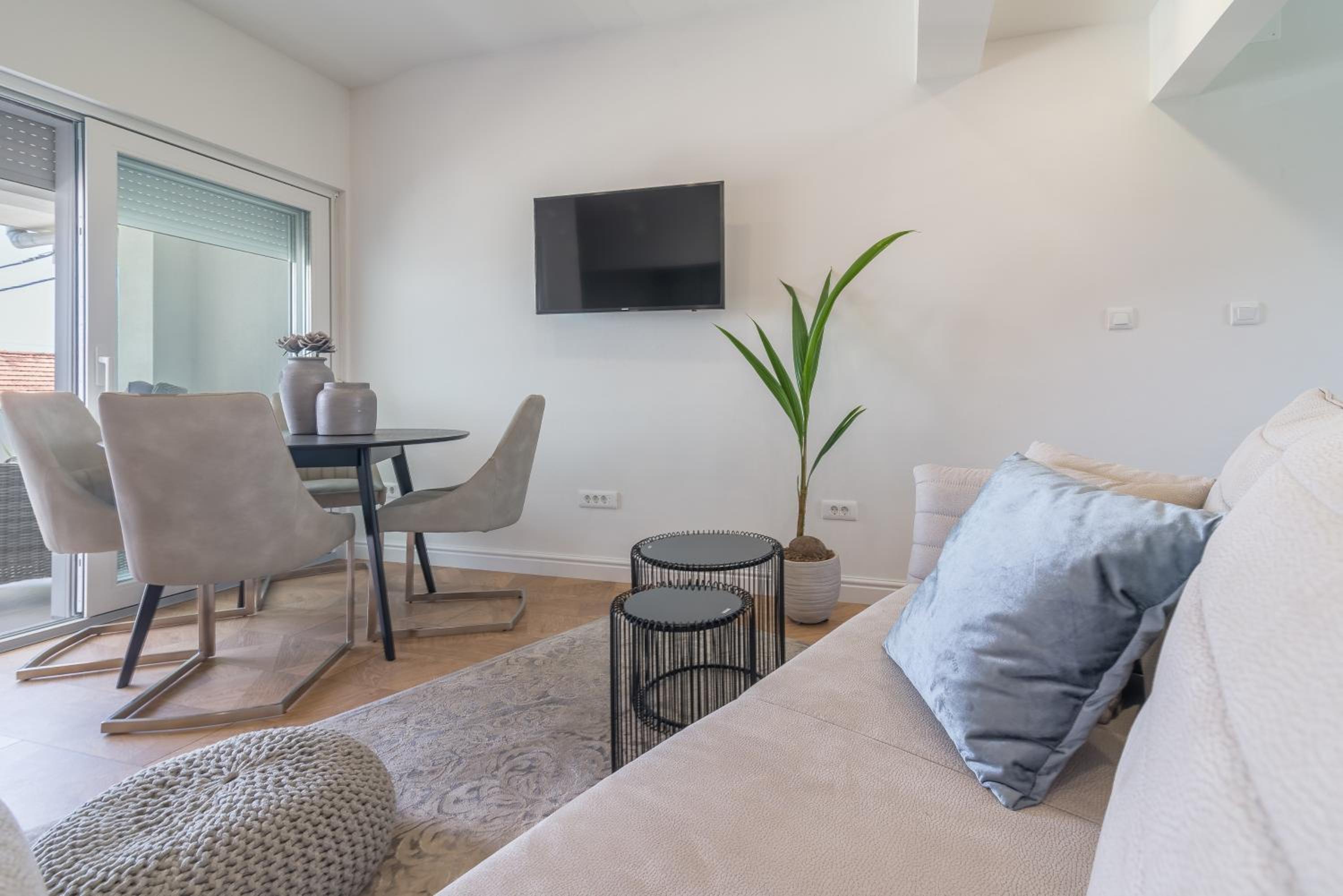 Luxury Piano apartment view 5