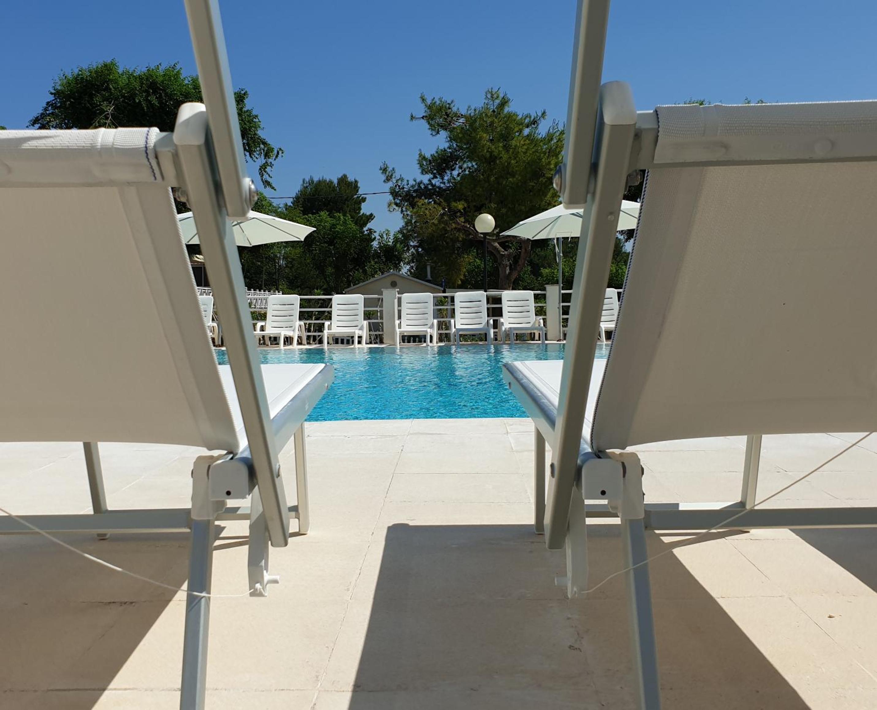 Green Garden Village con piscina, spiaggia riservata e parcheggio