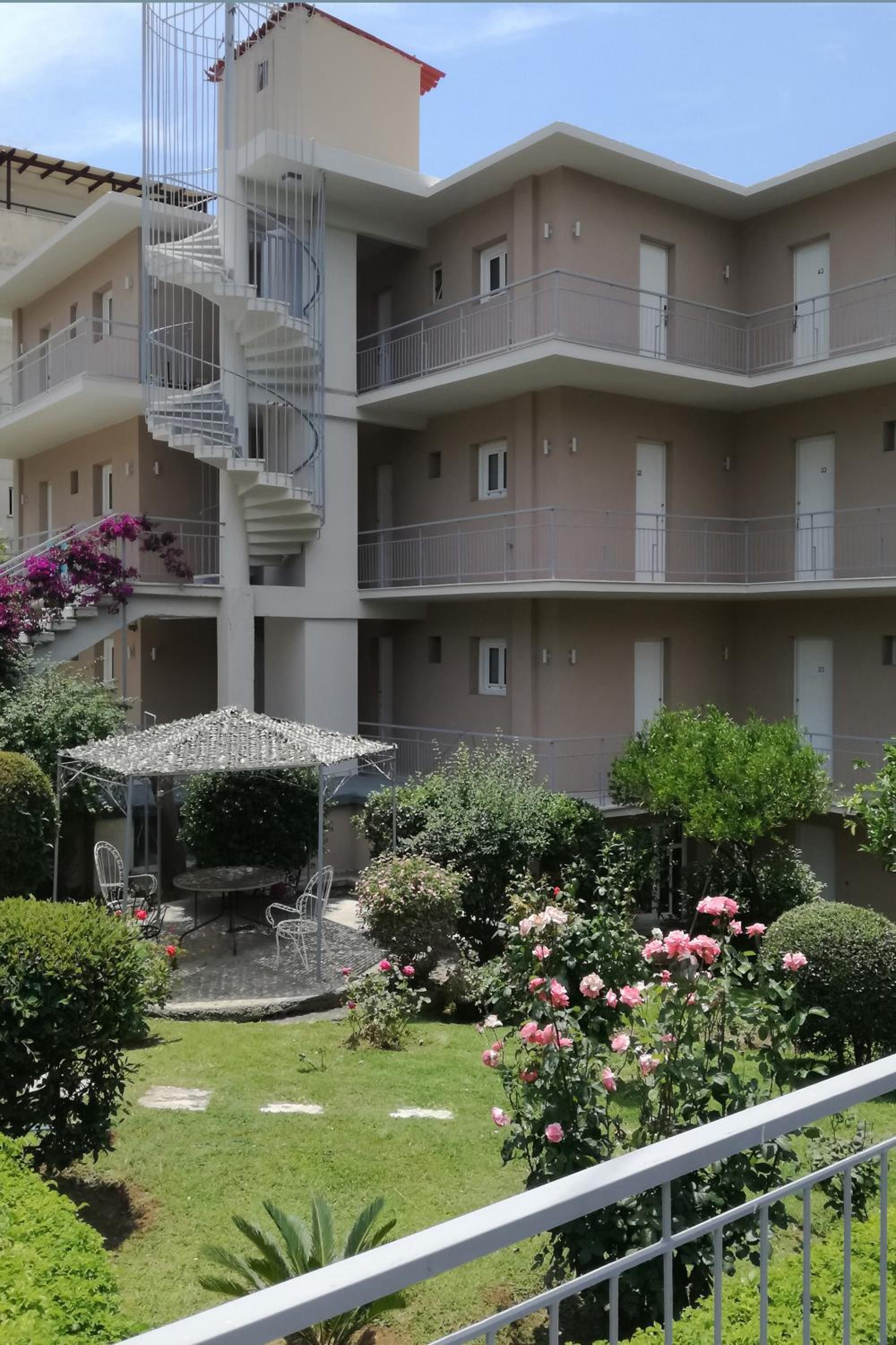 Lilly Apartments