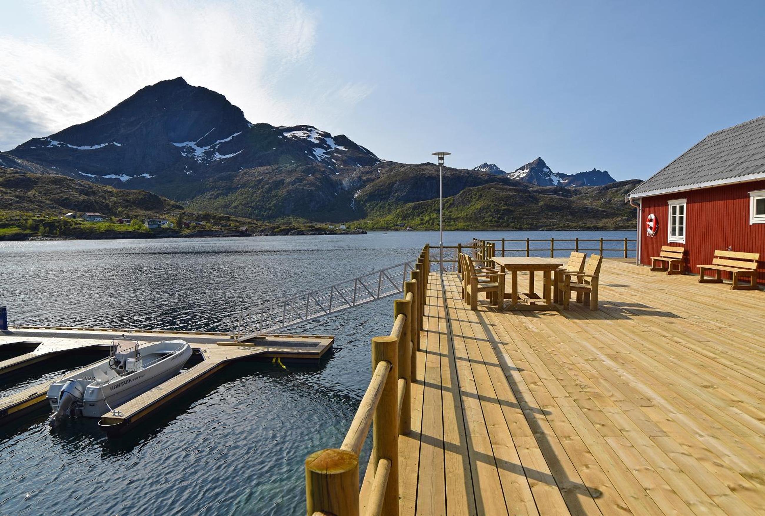 Arctic Resort Lofoten view 3
