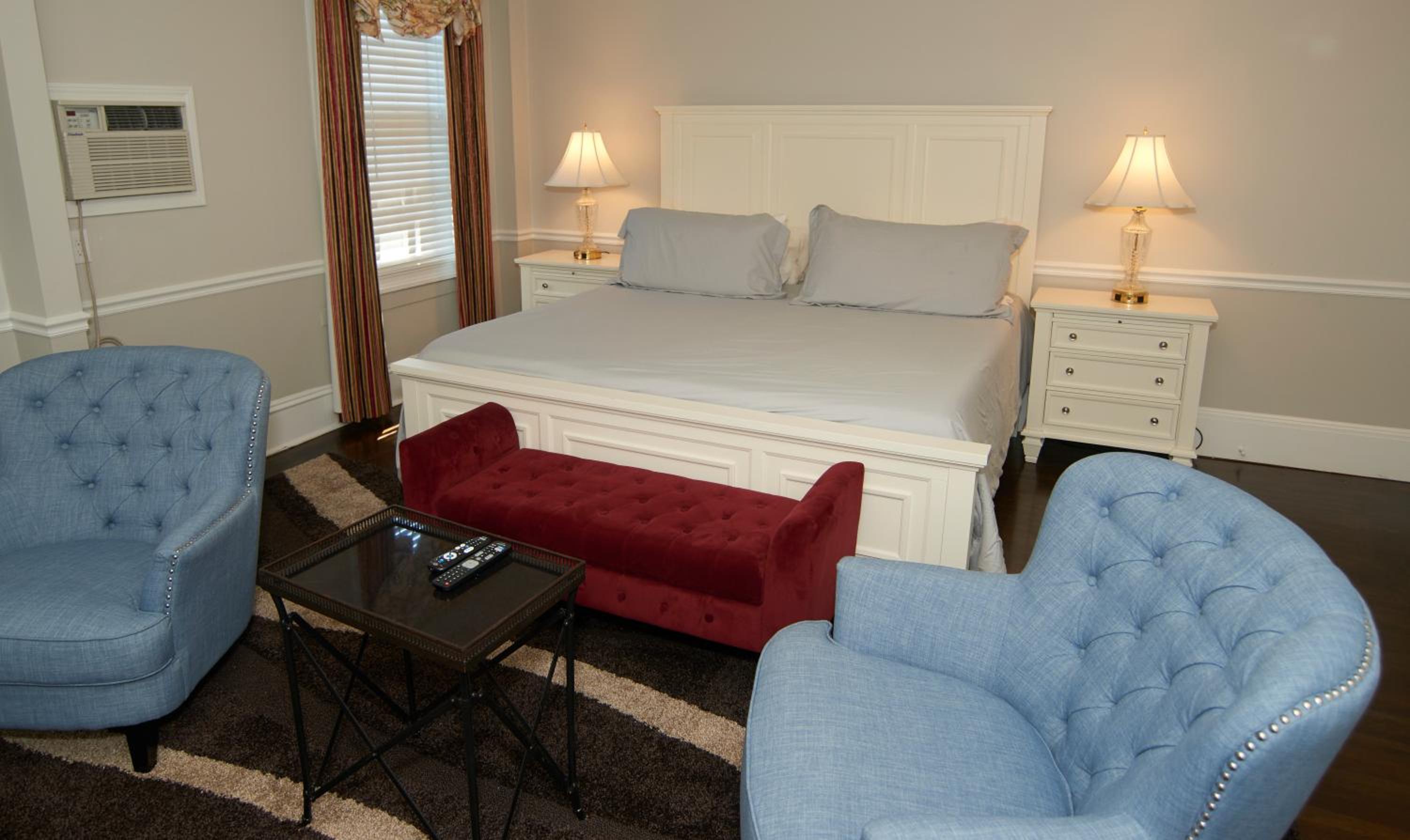 Bellevue Manor
