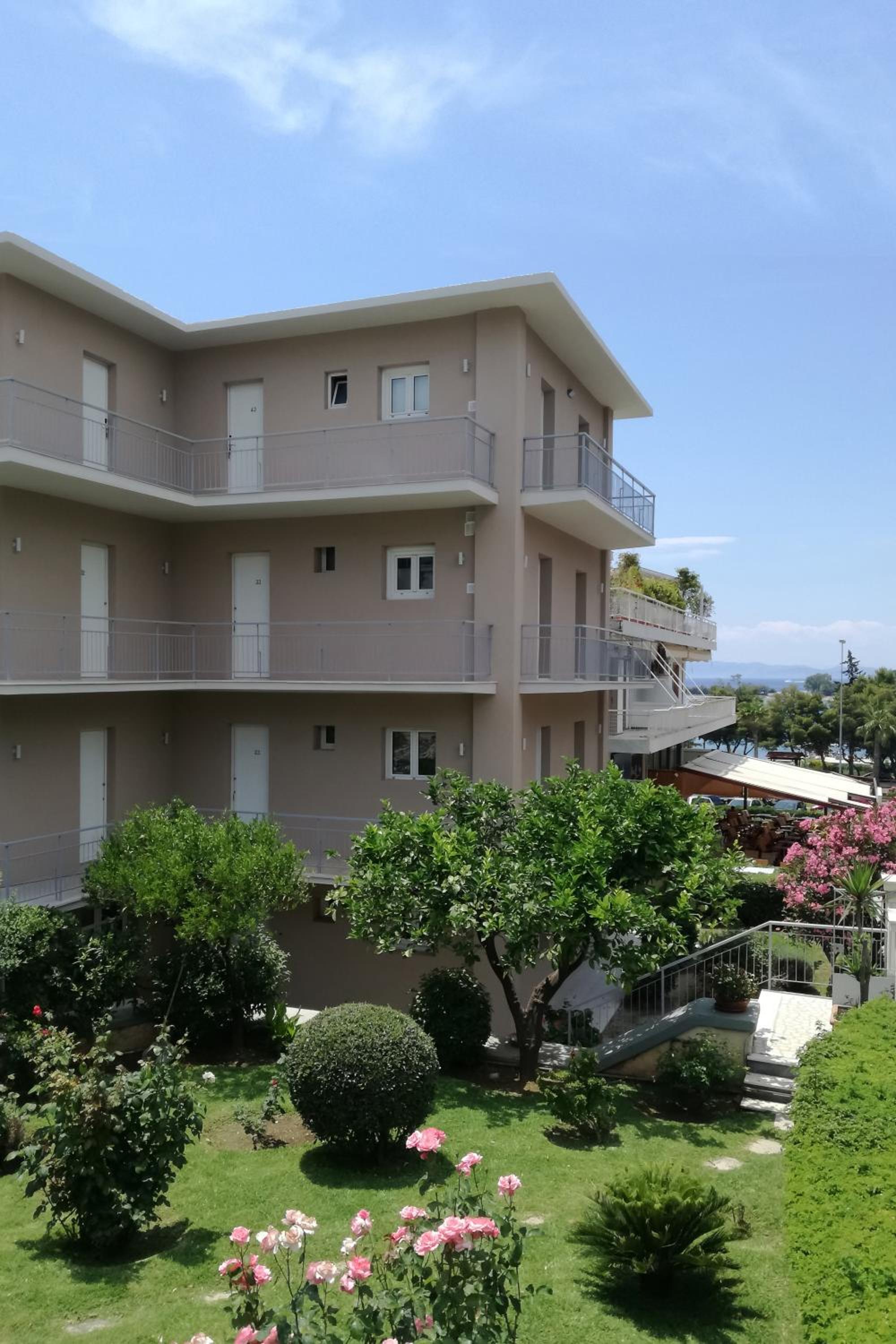 Lilly Apartments