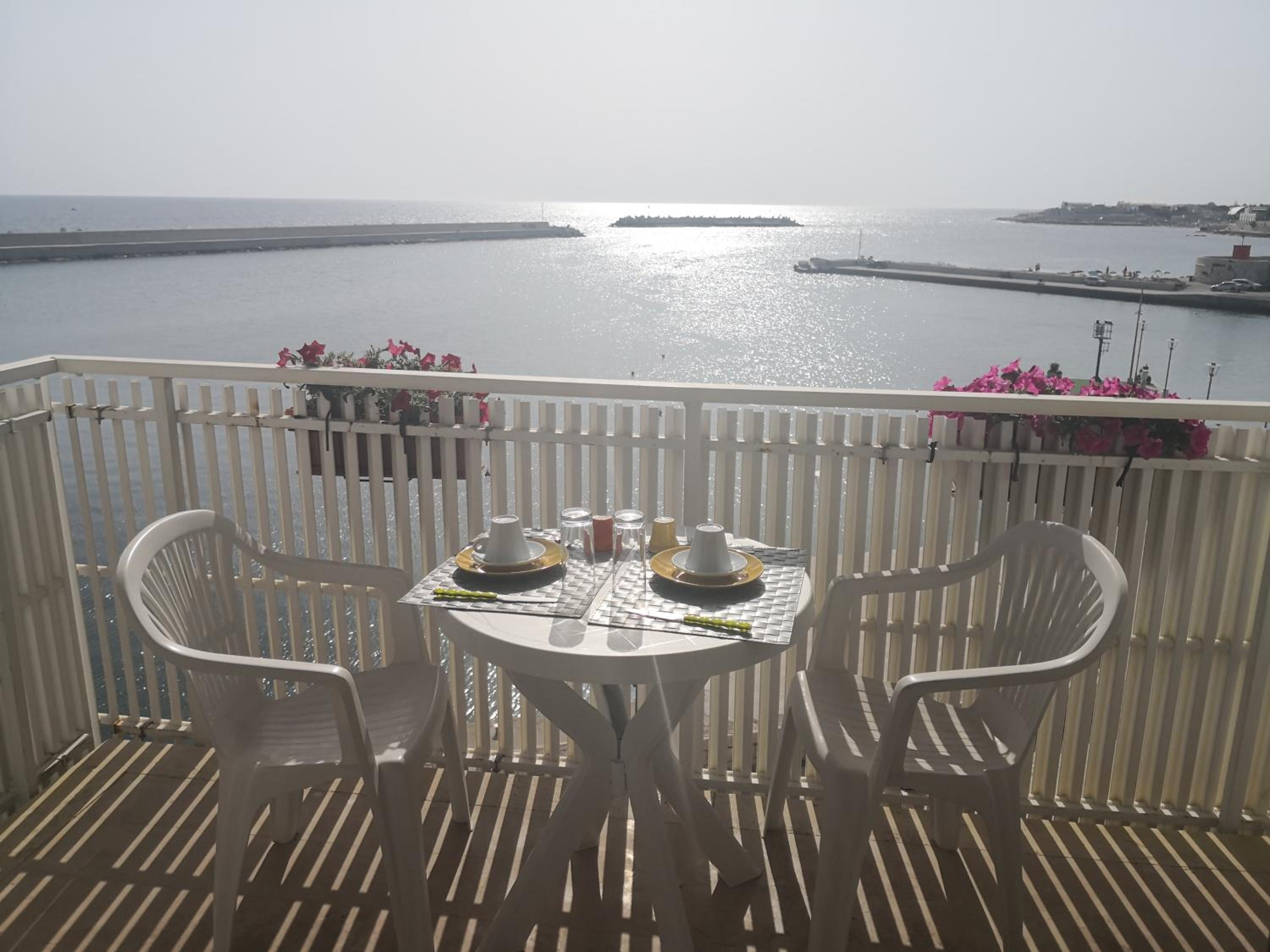 B&B LA BAIA Sea Rooms