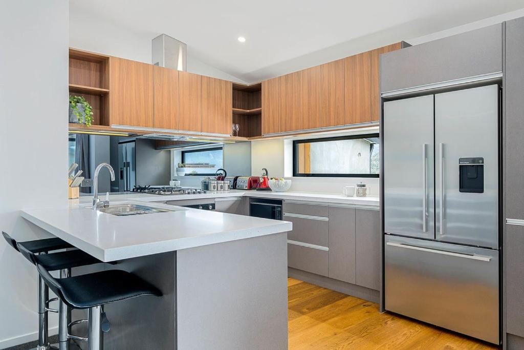 Bright, Modern, Plush - Brand New Townhouse view 4