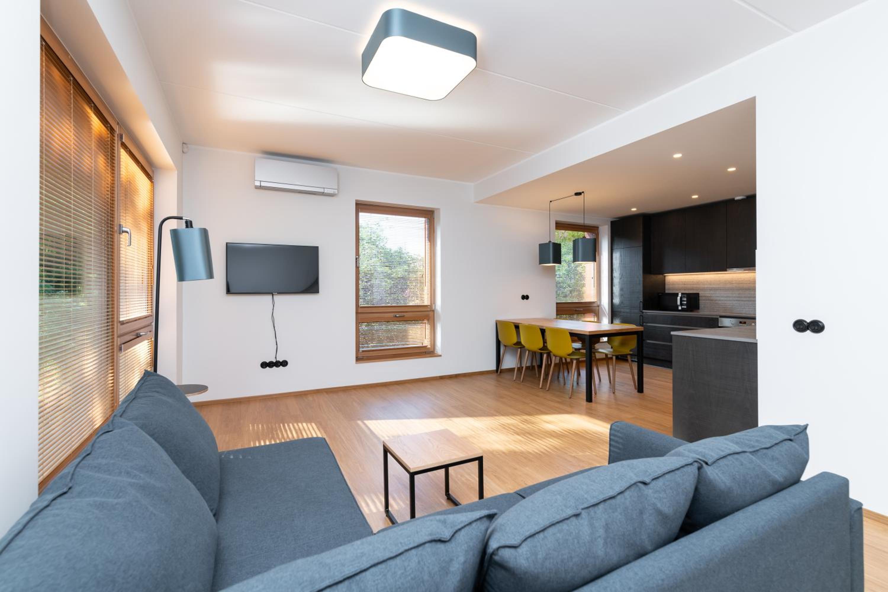 Self-check-in 3 bedroom apartment with sauna and balconies view 3