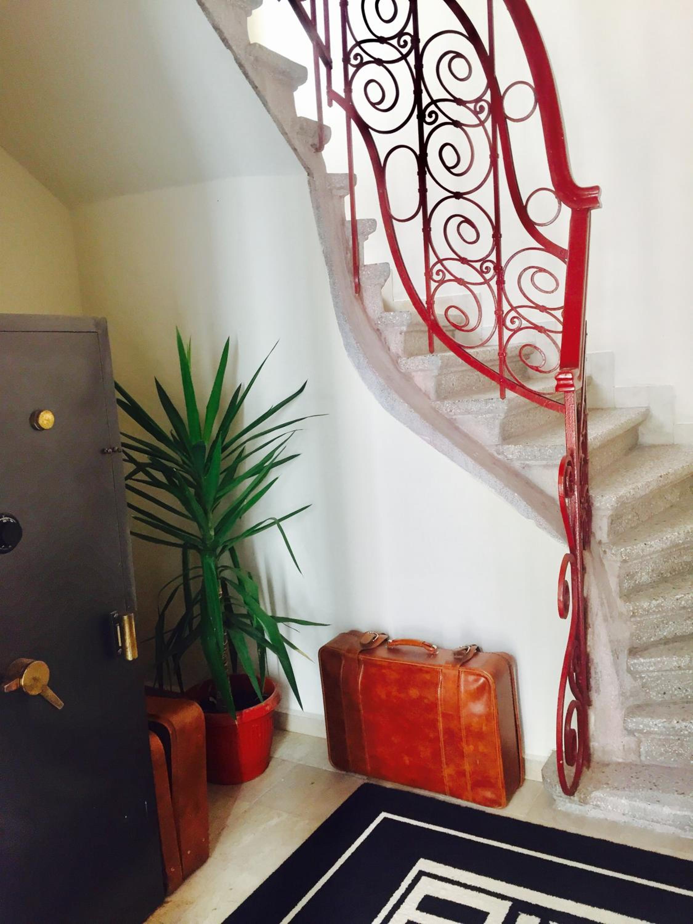 SKYLER GUEST HOUSE