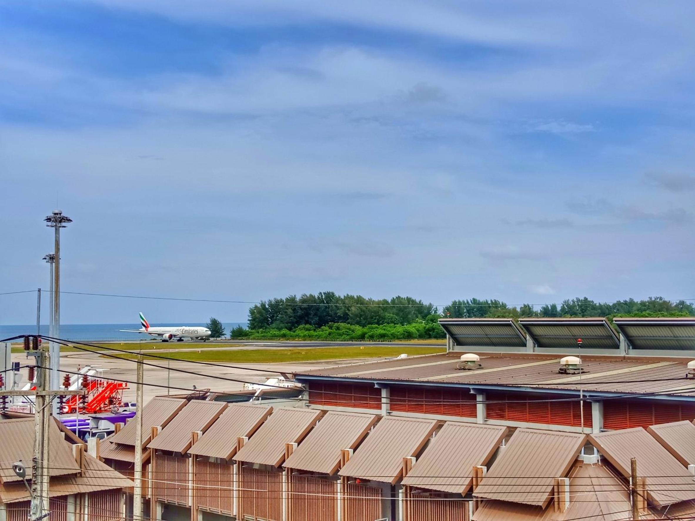 Louis' Runway View Hotel - SHA Extra Plus